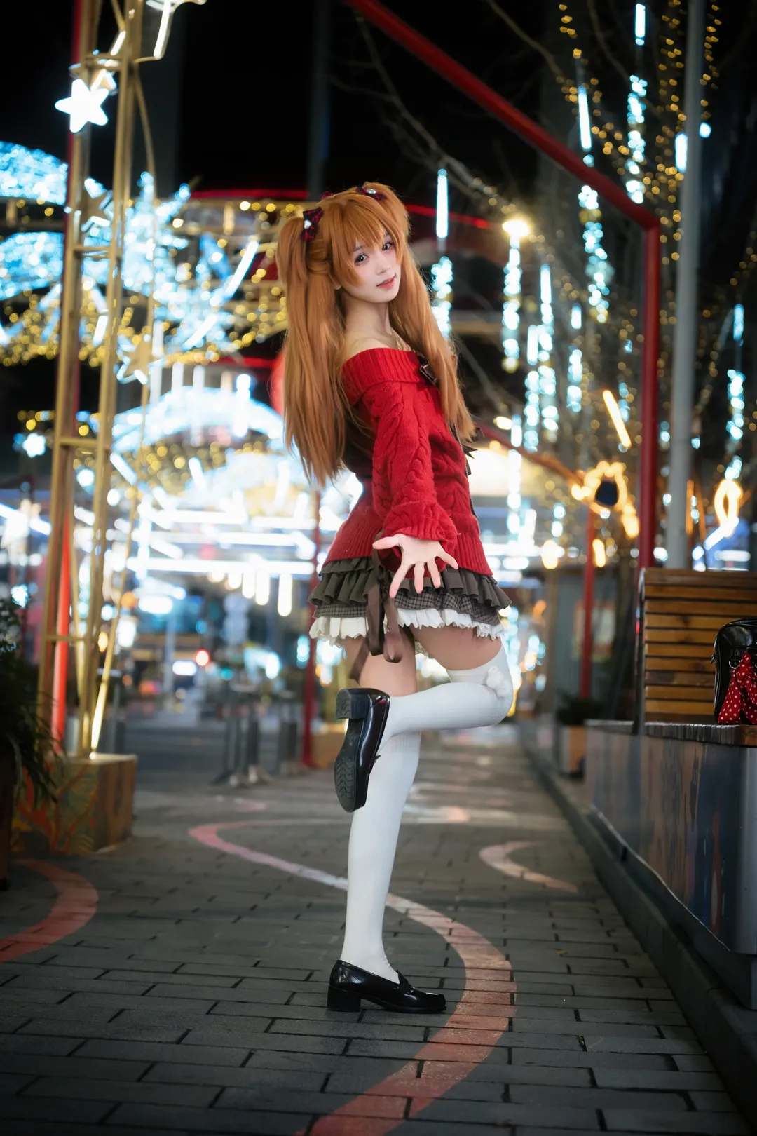 【明日香cos】红毛衣与过膝丝袜，在新世纪福音战士夜灯下捕获冬日私设感 - 第 5 张