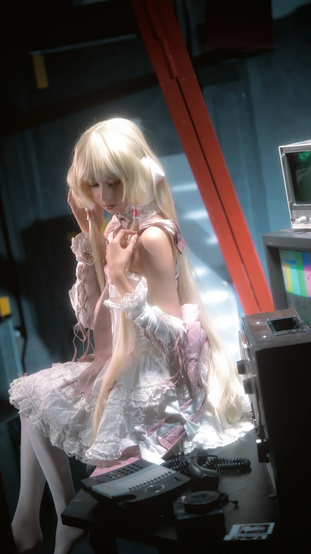【小叽cos】人型电脑天使心，复古机房的清冷与纯净 - 第 3 张
