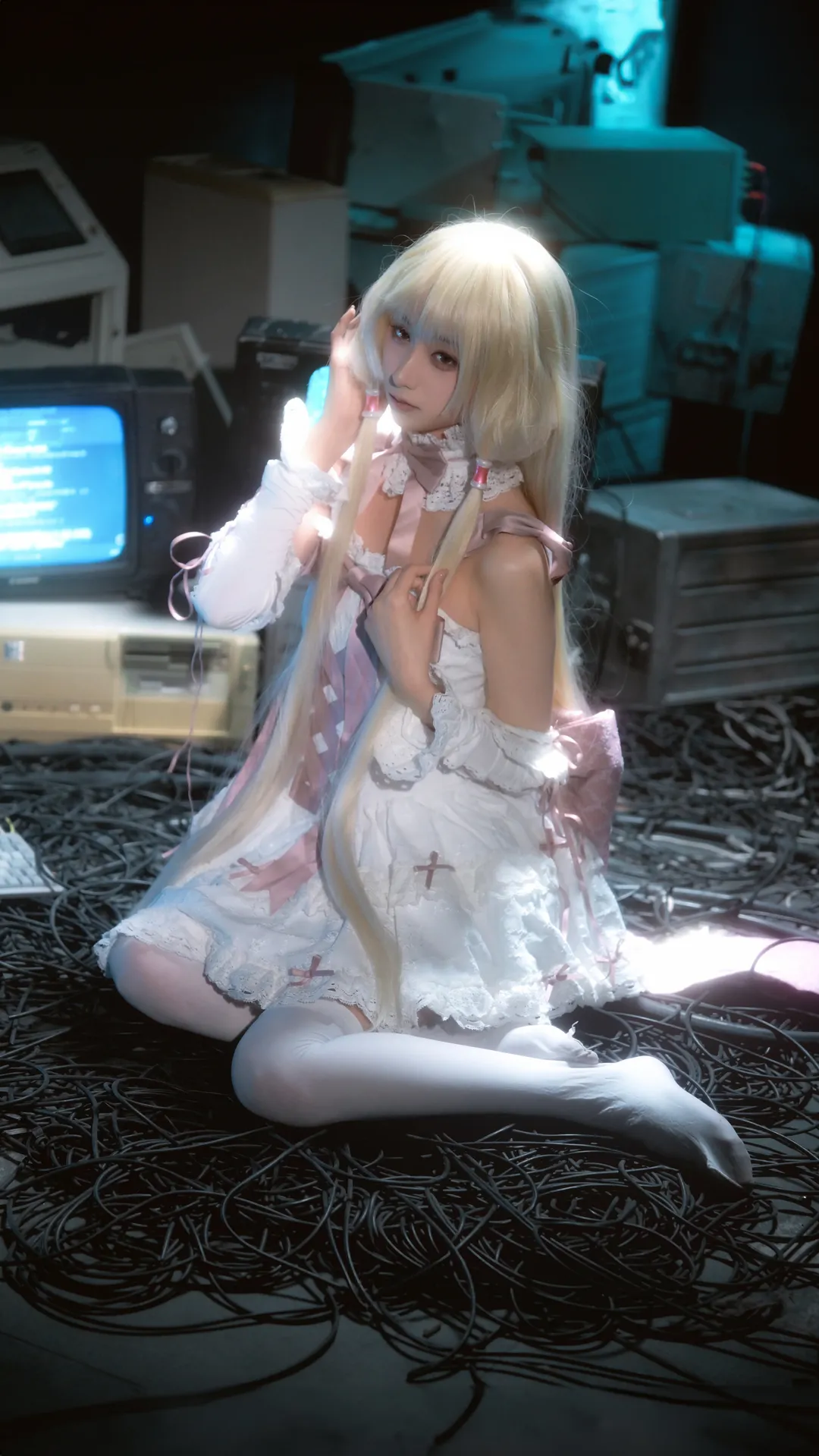 【小叽cos】人型电脑天使心，复古机房的清冷与纯净 - 第 6 张