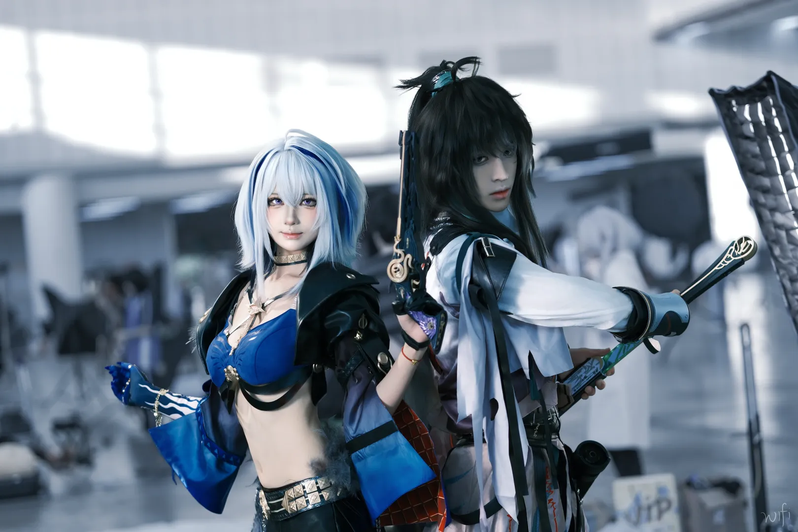 【ガルブレーナコスプレ】鳴潮の救助チーム、ツーショットポーズと小道具の絶妙な連携 - 1 枚目