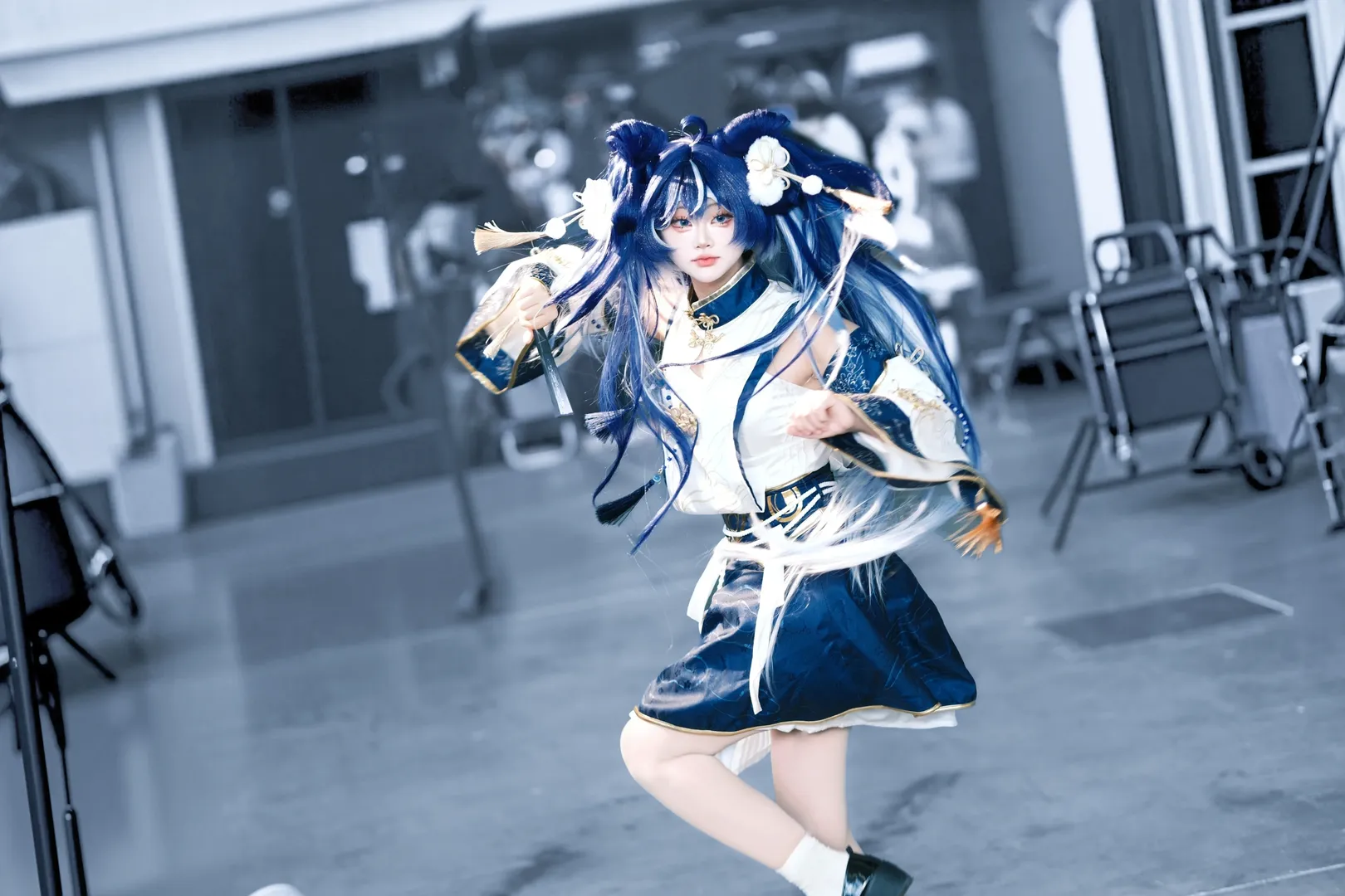【Iuno Cosplay】The Charm of Daoxiang Village in Wuthering Waves, A Blue-Toned Performance - Image 2