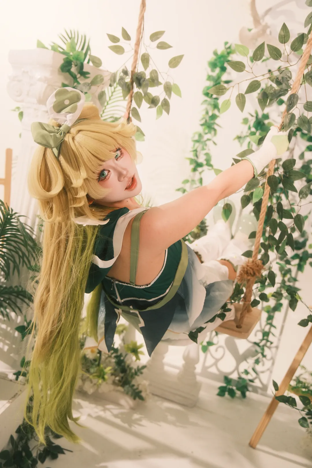 【维里奈cos】鸣潮棚拍，让每一朵花都拥有生命的奇迹 - 第 1 张