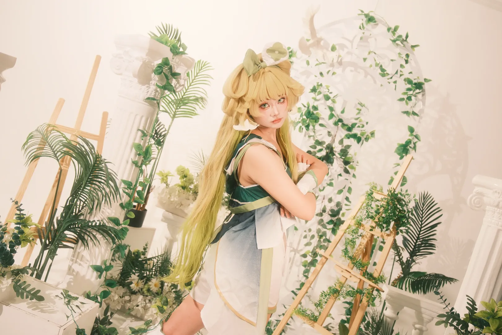 【维里奈cos】鸣潮棚拍，让每一朵花都拥有生命的奇迹 - 第 2 张