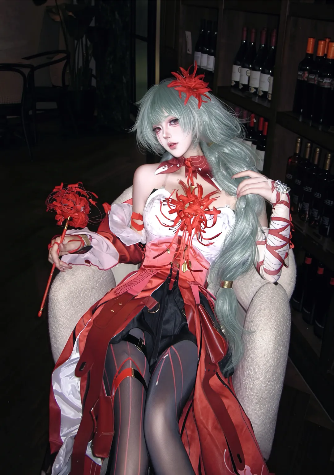 【弗洛洛cos】鸣潮里的红绿撞色与神秘氛围