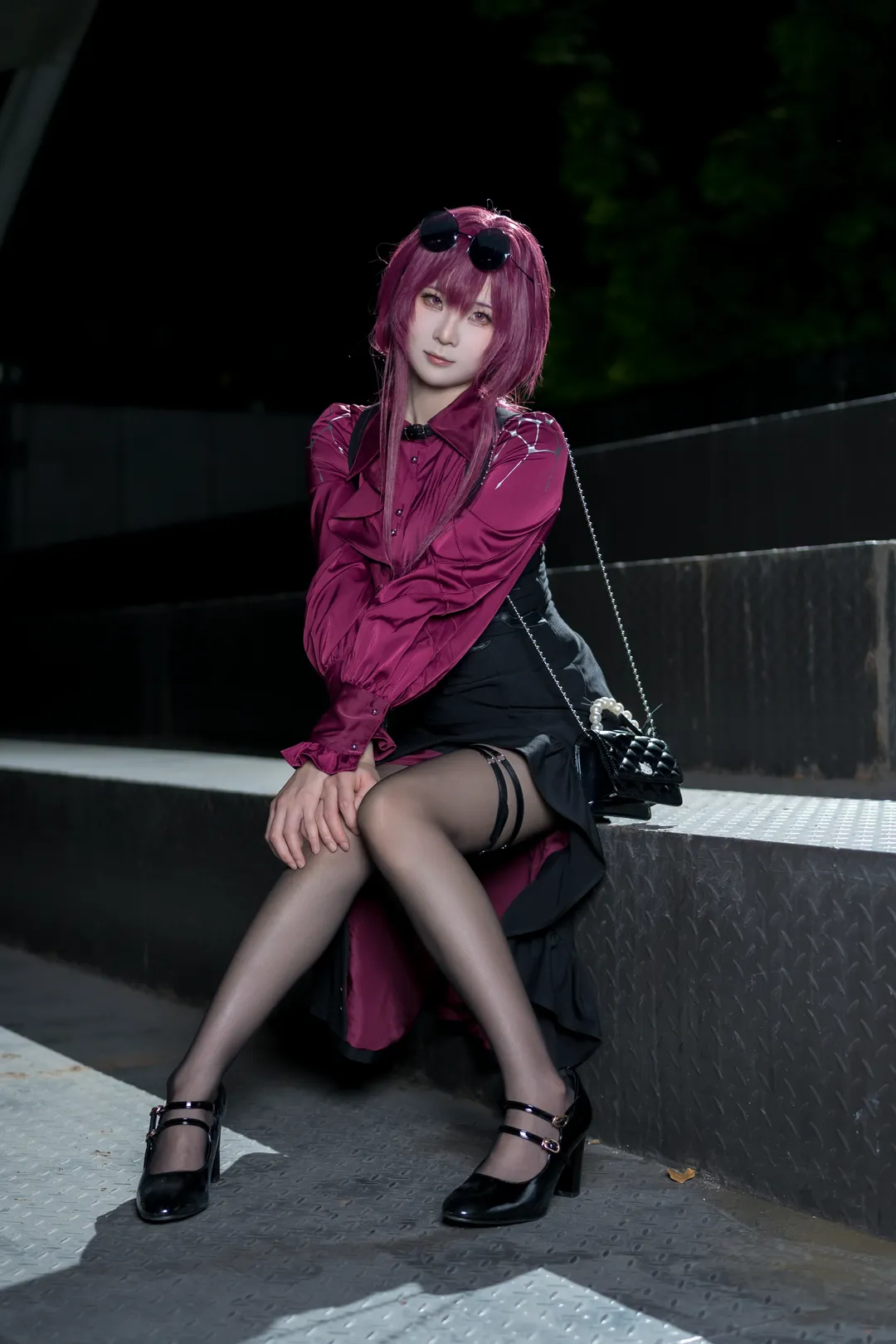 【卡芙卡cos】崩坏星穹铁道暗夜里的优雅身影 - 第 2 张