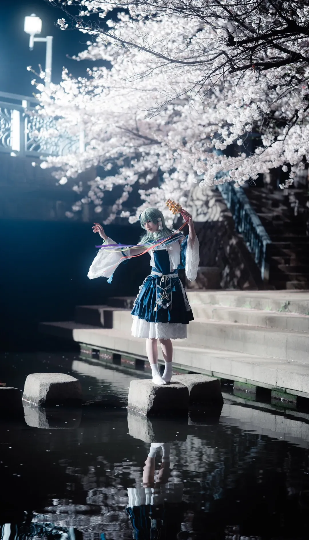 【东风谷早苗cos】东方project夜樱水畔的拍摄分享 - 第 5 张