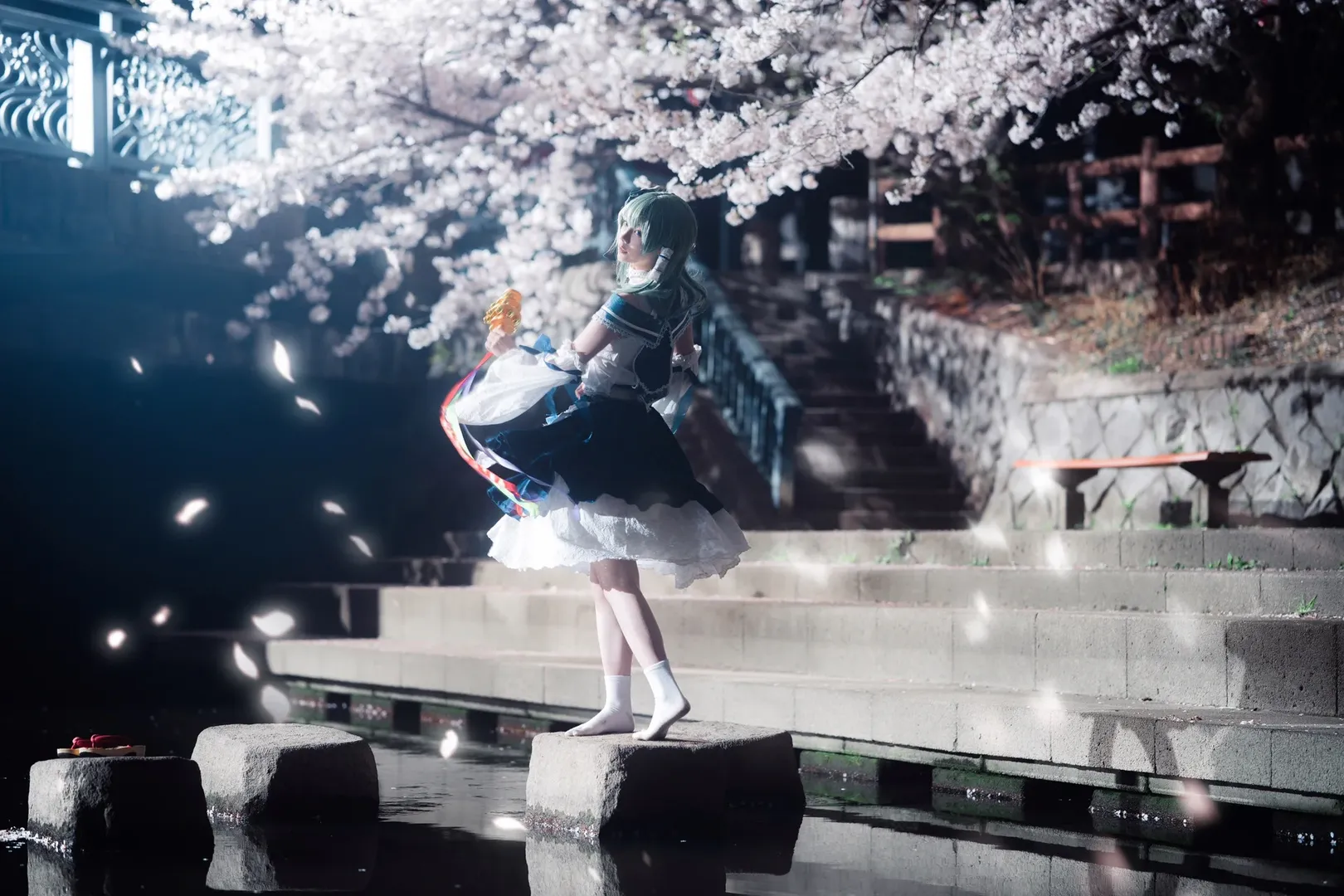 【东风谷早苗cos】东方project夜樱水畔的拍摄分享 - 第 9 张