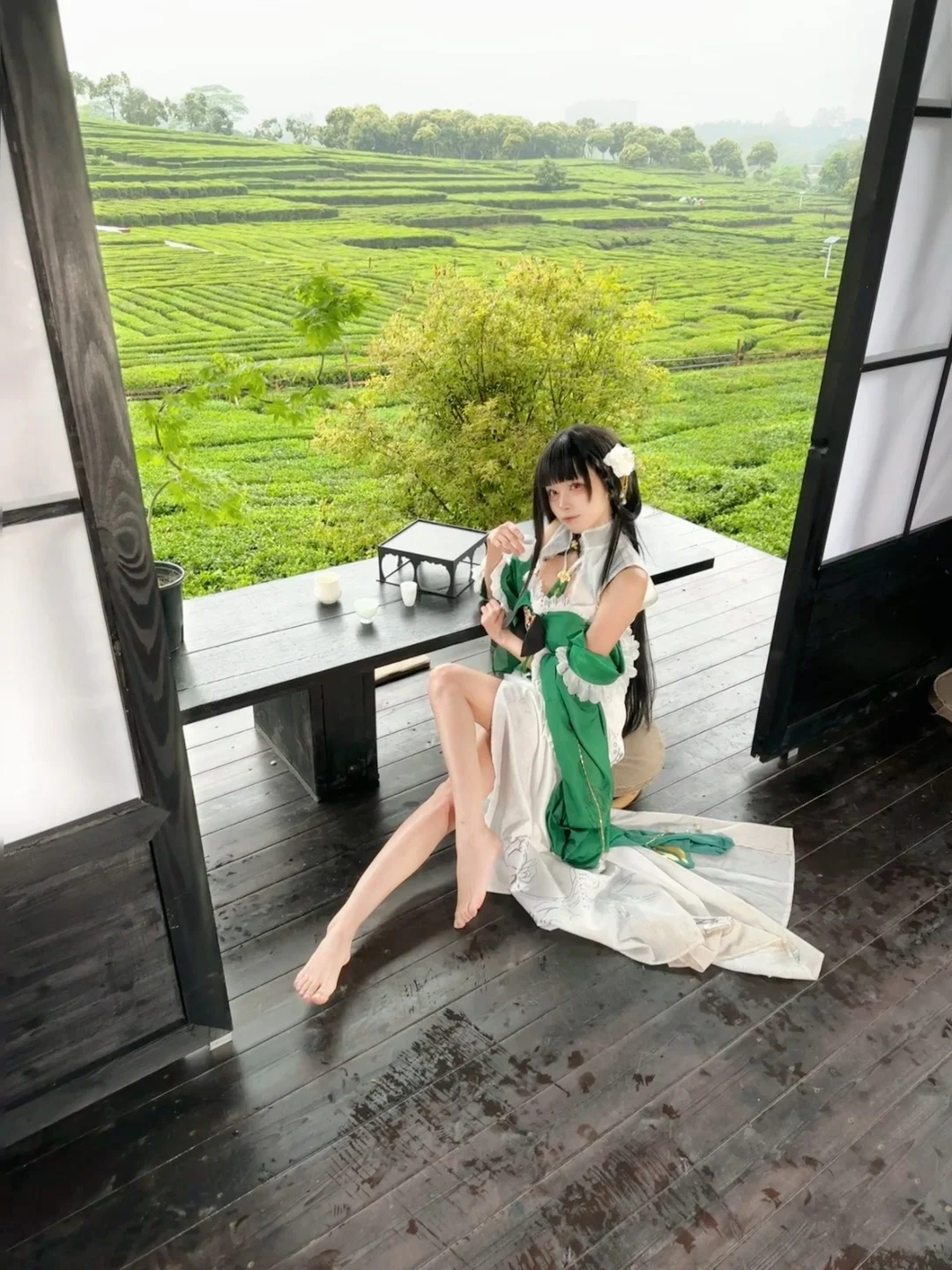 【碧蓝航线逸仙cos】在烟雨茶田间的静谧午后