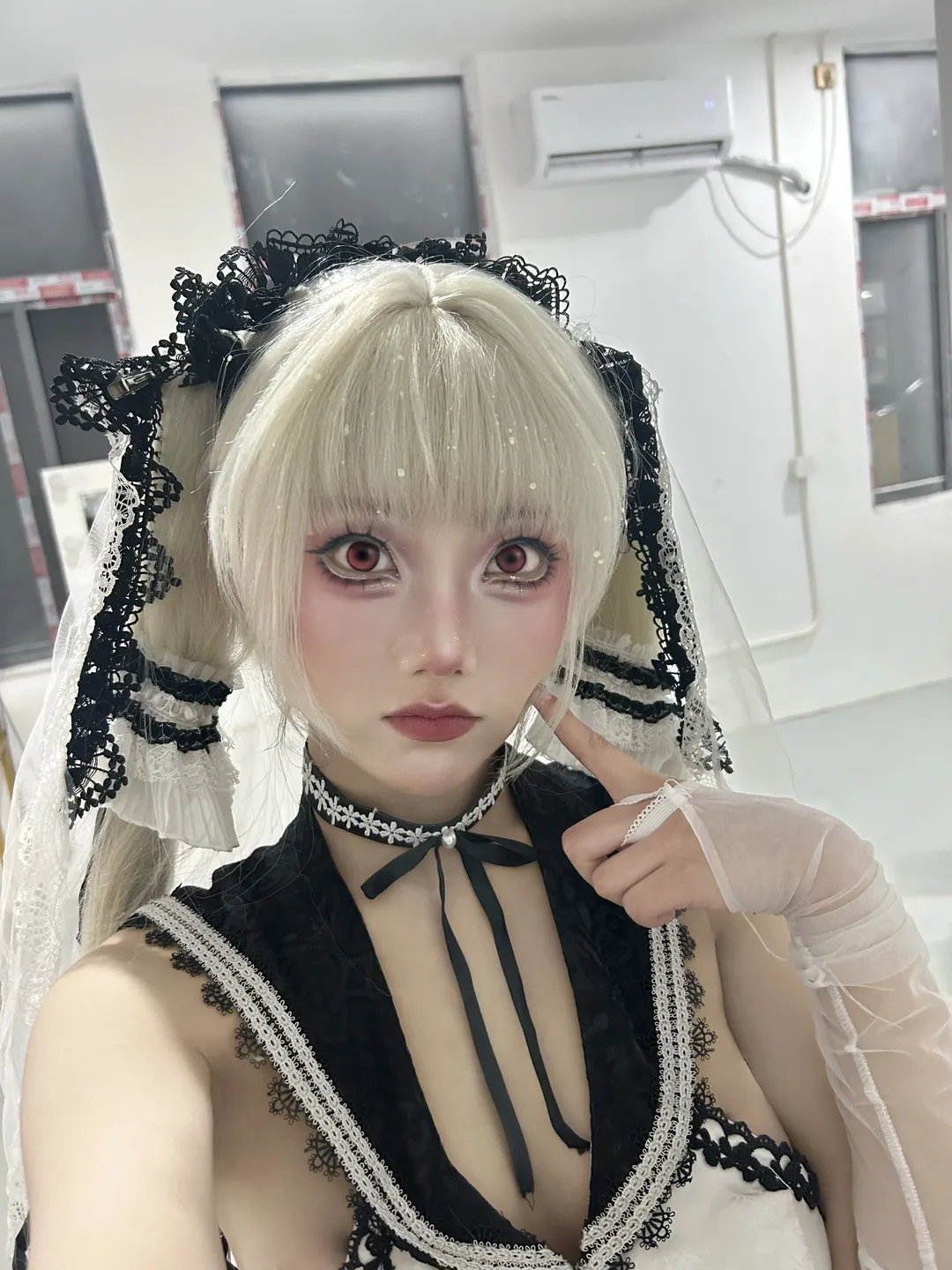 【可畏cos】碧蓝航线可畏的换装梳妆，黑白蕾丝里的端庄大小姐