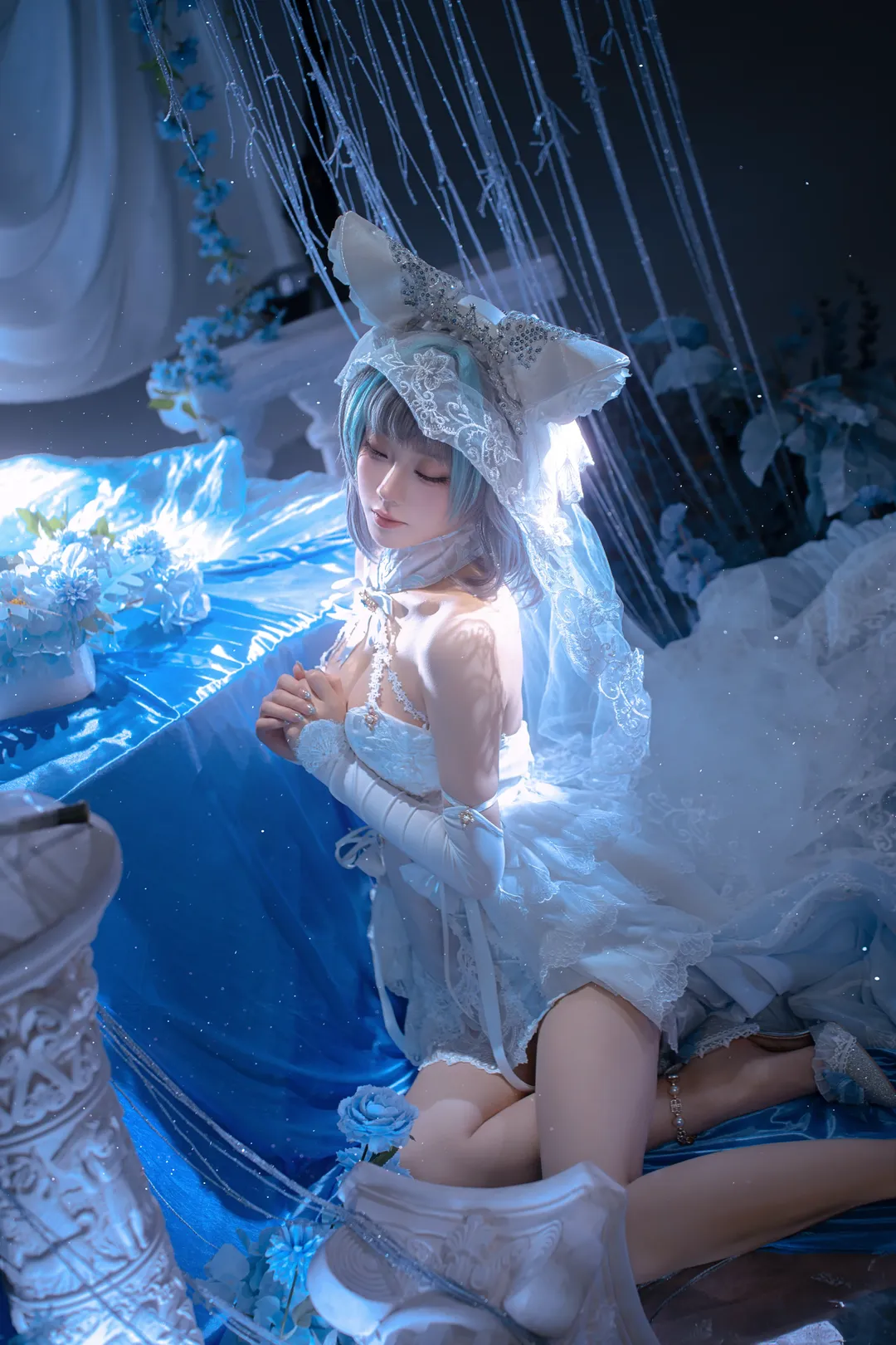 【Cheshire Cosplay】Azur Lane: A Blue and White Promise in Bridal Attire - Image 1