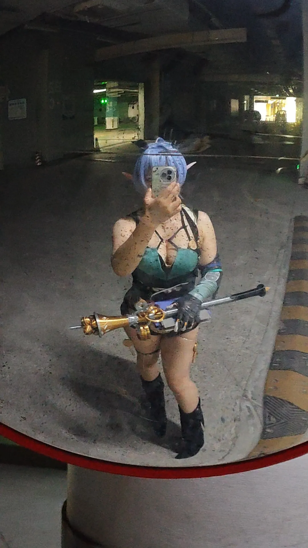 【リュシア コスプレ】『ゼンレスゾーンゼロ』の青髪エルフ、イベントと地下駐車場の二重の表現 - 4 枚目
