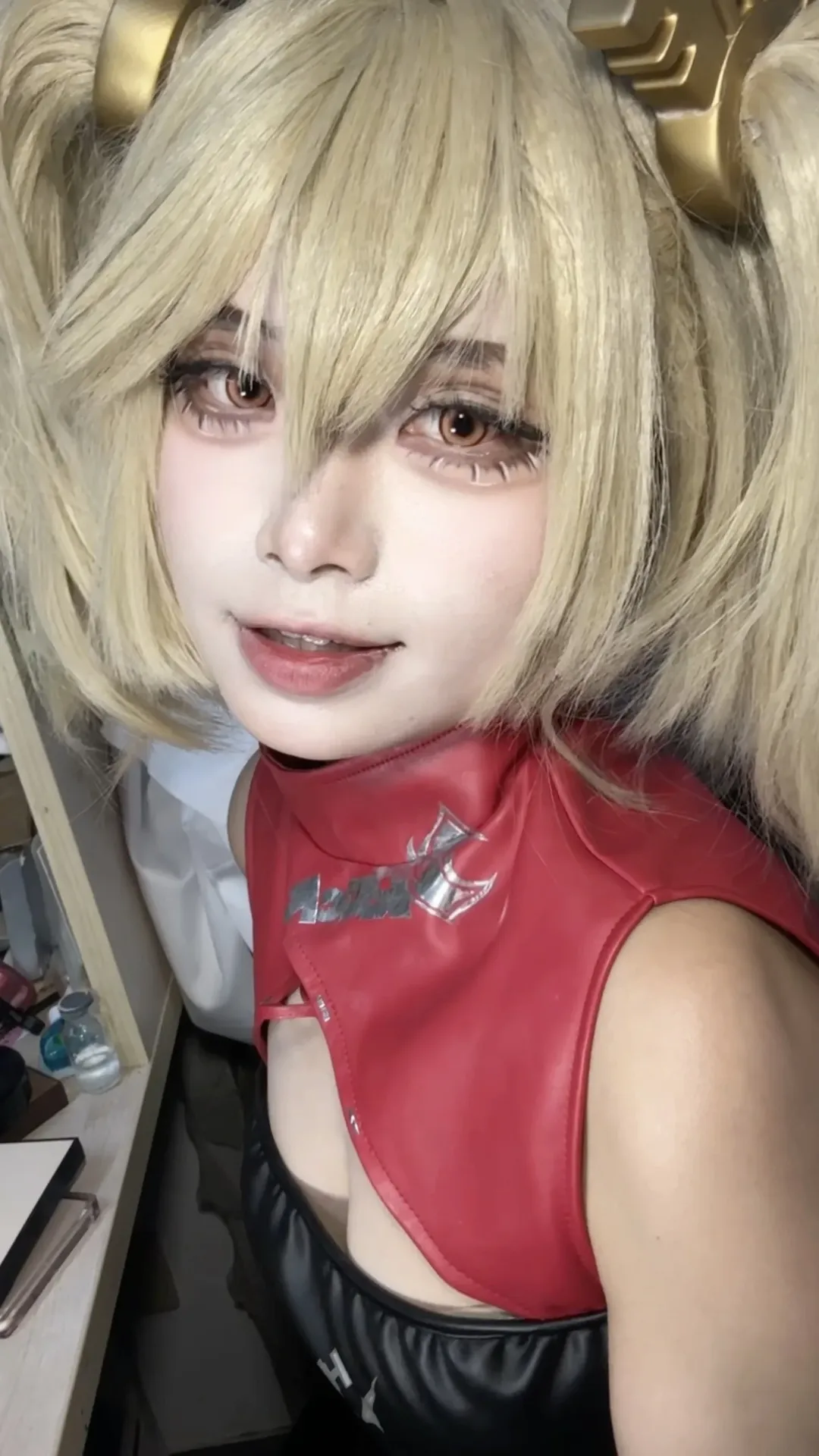 【柏妮思cos】绝区零的叛逆火焰，在宿舍也能出片 - 第 5 张