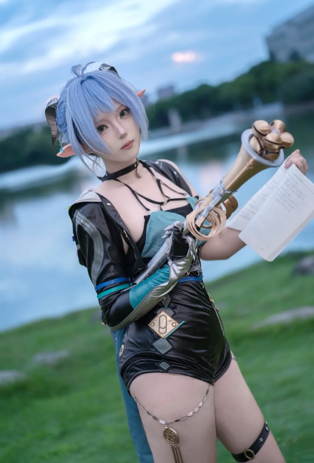 [Black-and-White Leather Style miHoYo Cosplay] Sleek and Full of Temperament - Image 5
