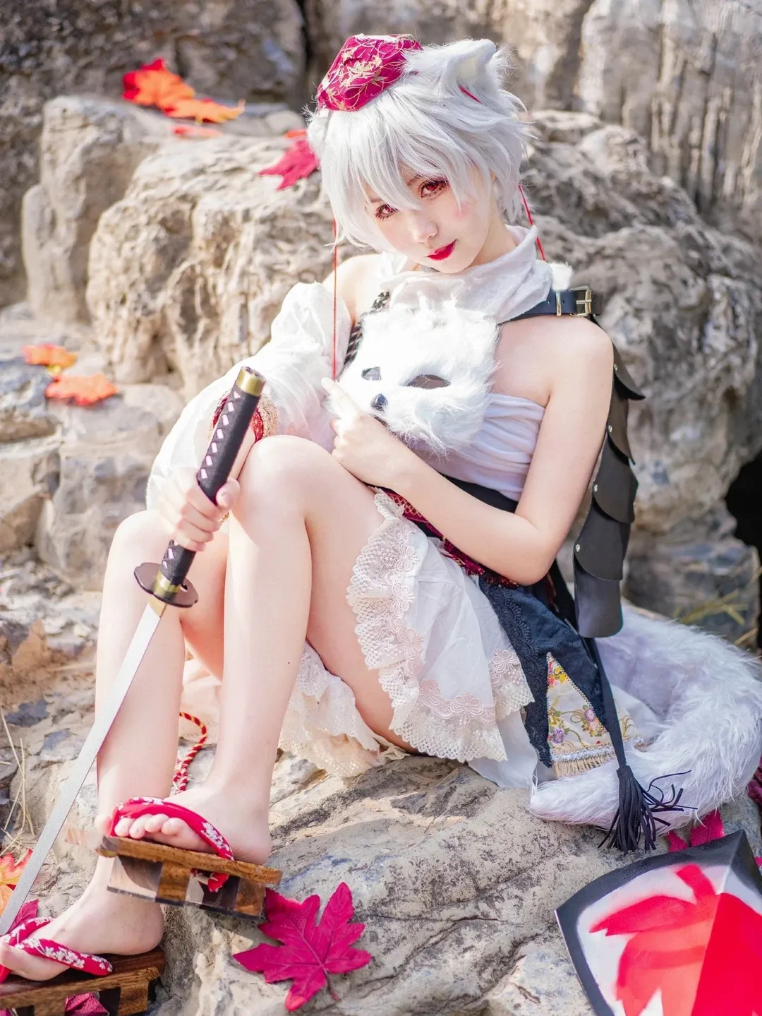 【犬走椛cos】东方Project白狼天狗，手持利刃与红叶共舞