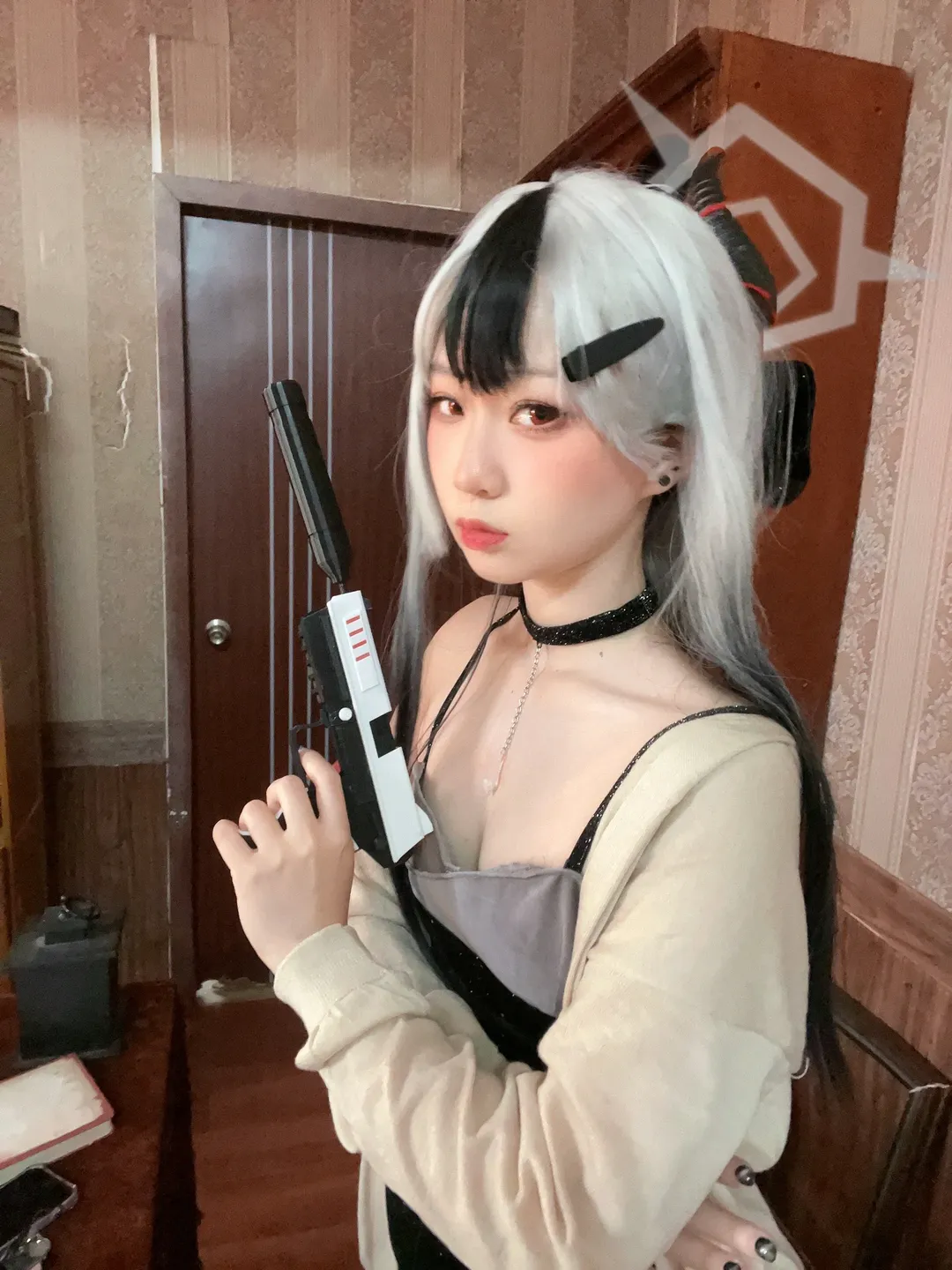 【鬼方佳代子cos】蔚蓝档案里的不良少女，持枪出击 - 第 5 张
