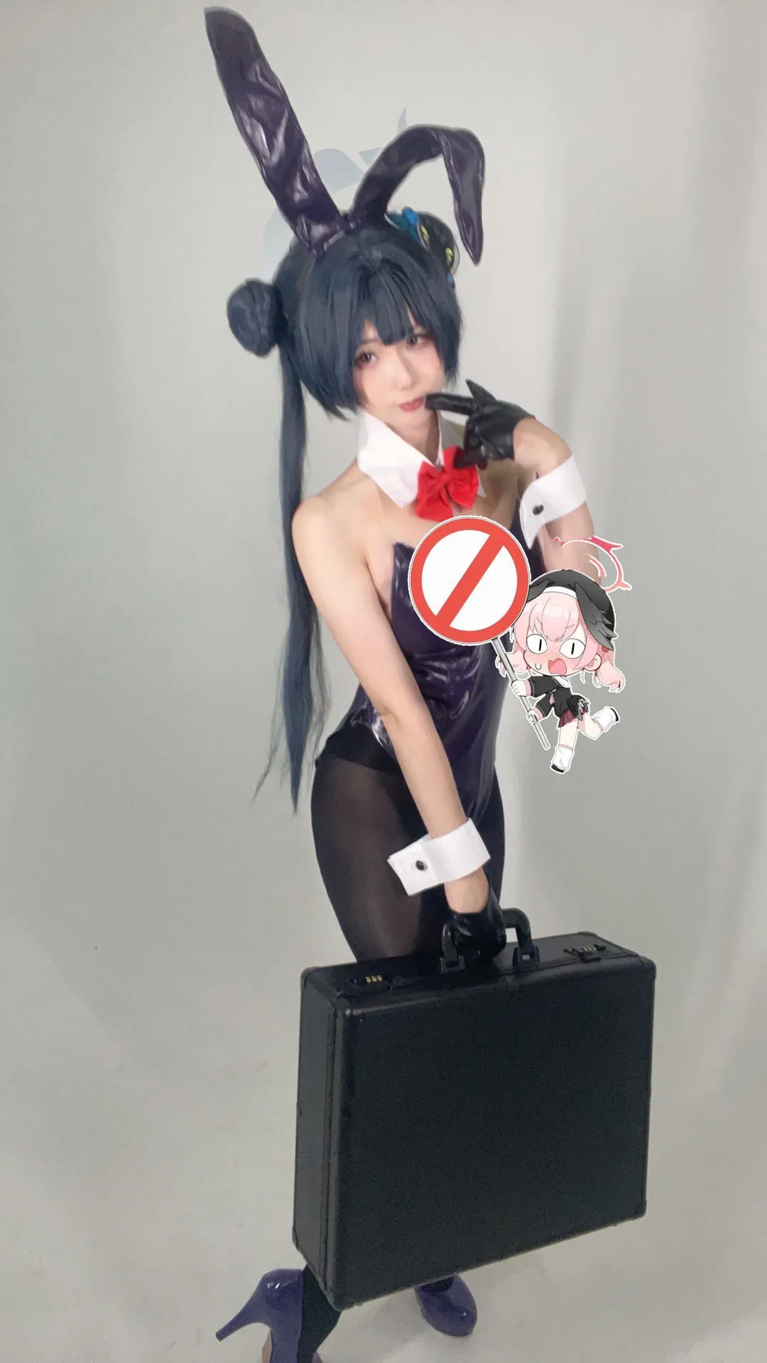 【妃咲cos】蔚蓝档案兔女郎同人设定，手提箱与黑丝的搭配