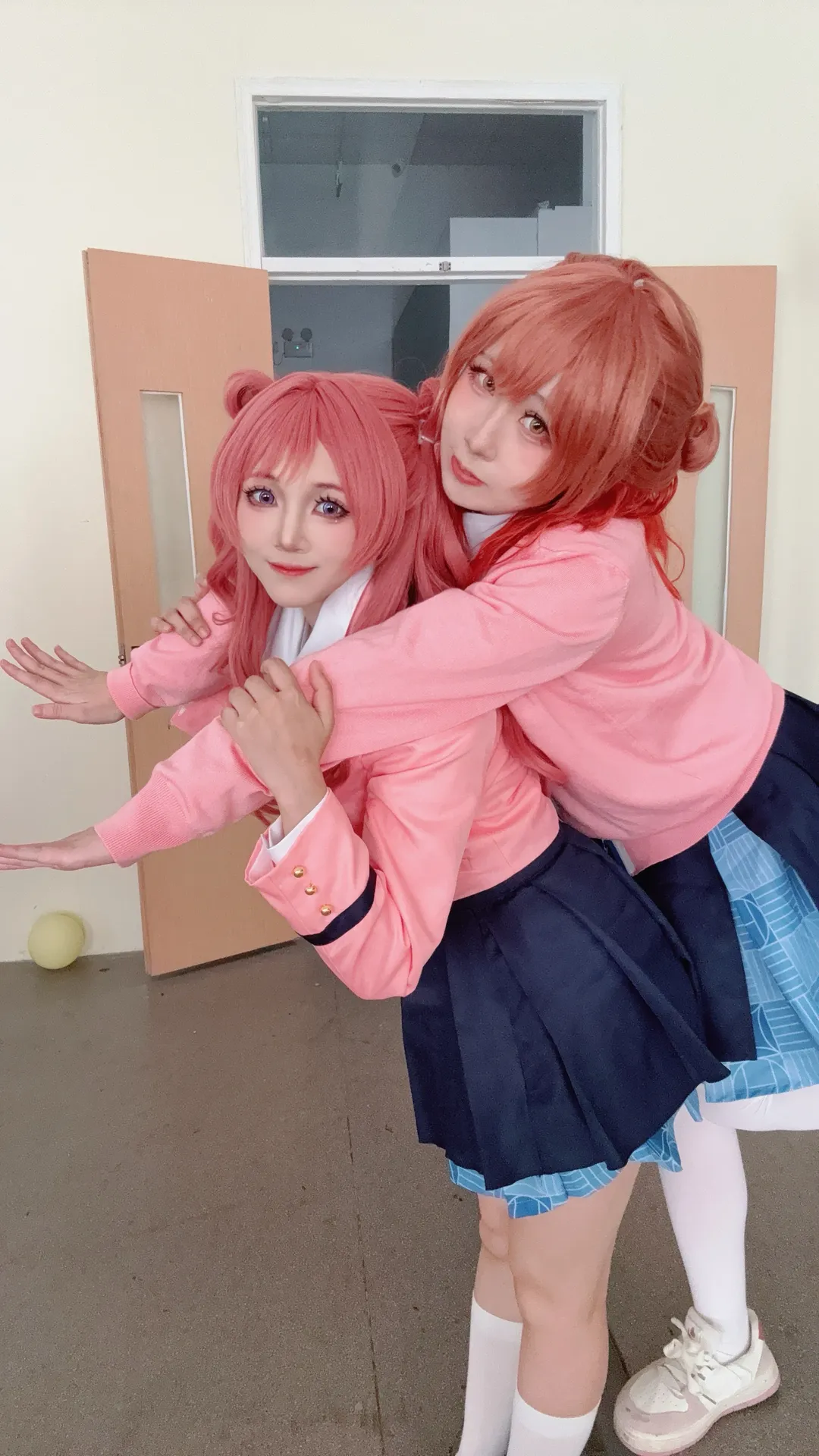 【花海佑芽花海咲季cos】学园偶像大师姐妹花，粉色学园制服穿搭 - 第 1 张