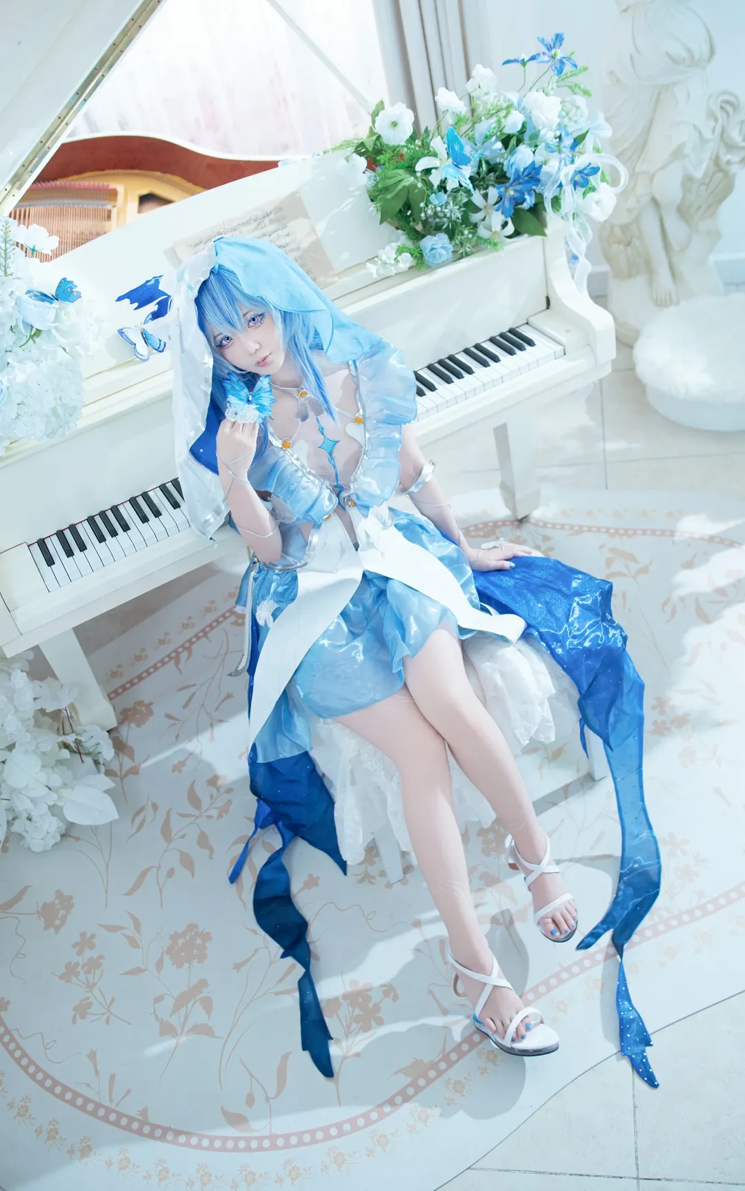 【守岸人cos】蓝白交织的梦境与琴键上的光影 - 第 3 张