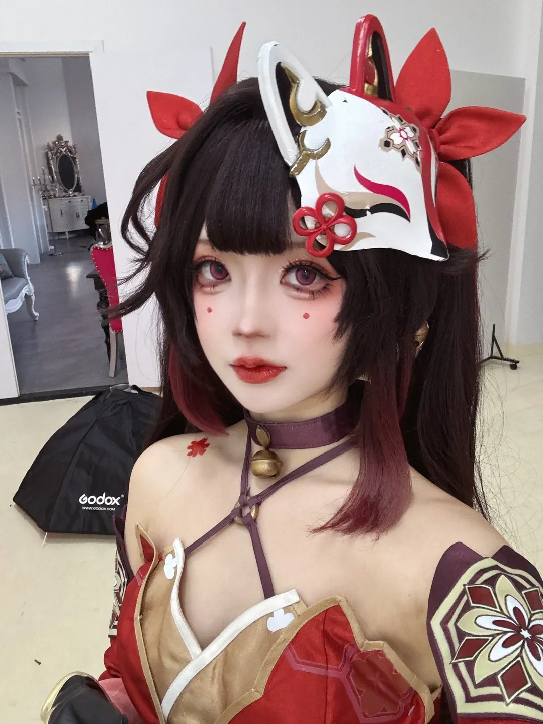 【花火cos】崩坏星穹铁道里的红黑假面精灵 - 第 1 张