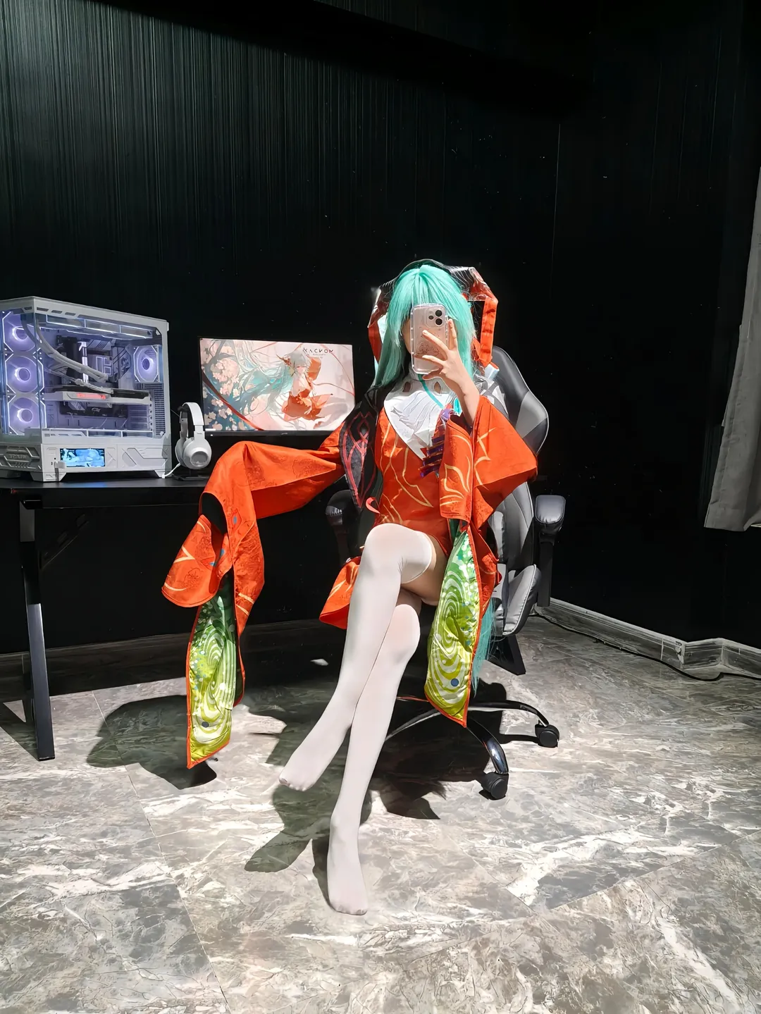 【少司缘cos】在暗黑电竞房利用硬光拍摄白丝与长袍的心得 - 第 4 张