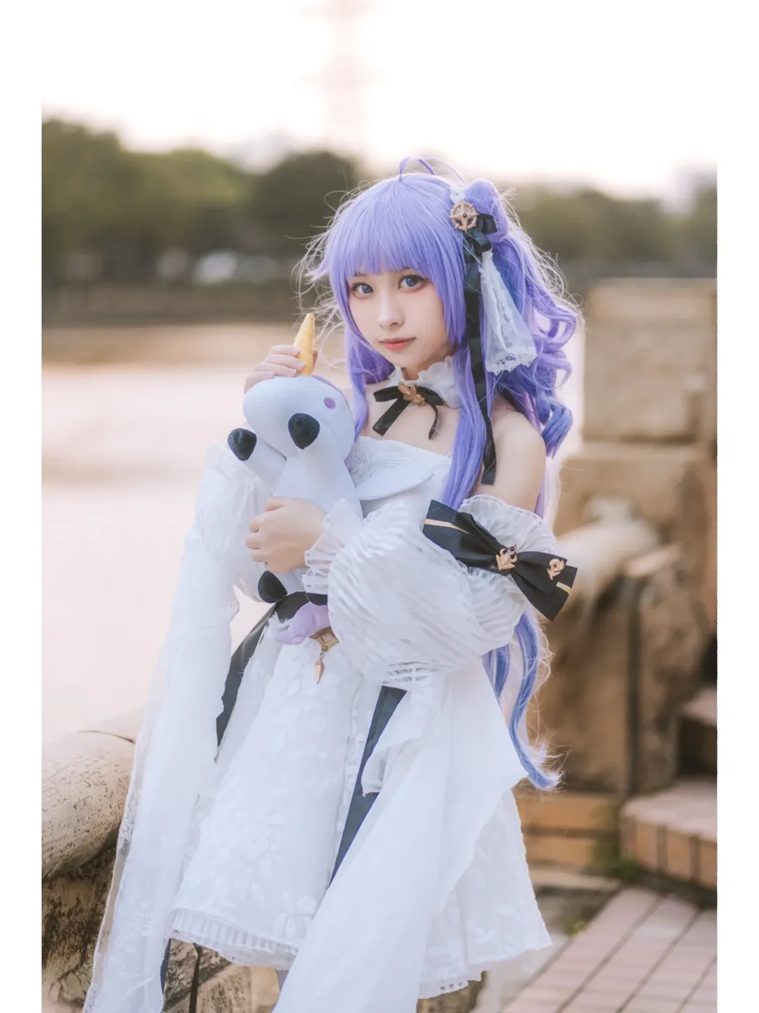 【Unicorn Cosplay】Azur Lane Bridal Styling: Gentle Moments in a White Dress and Stockings - Image 7