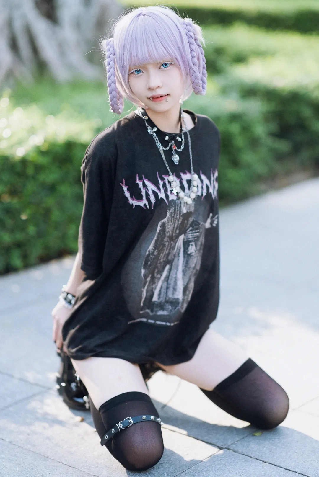 【七草荠cos】彻夜之歌的吸血鬼日常，这套黑丝腿环私设真的很满意！ - 第 1 张