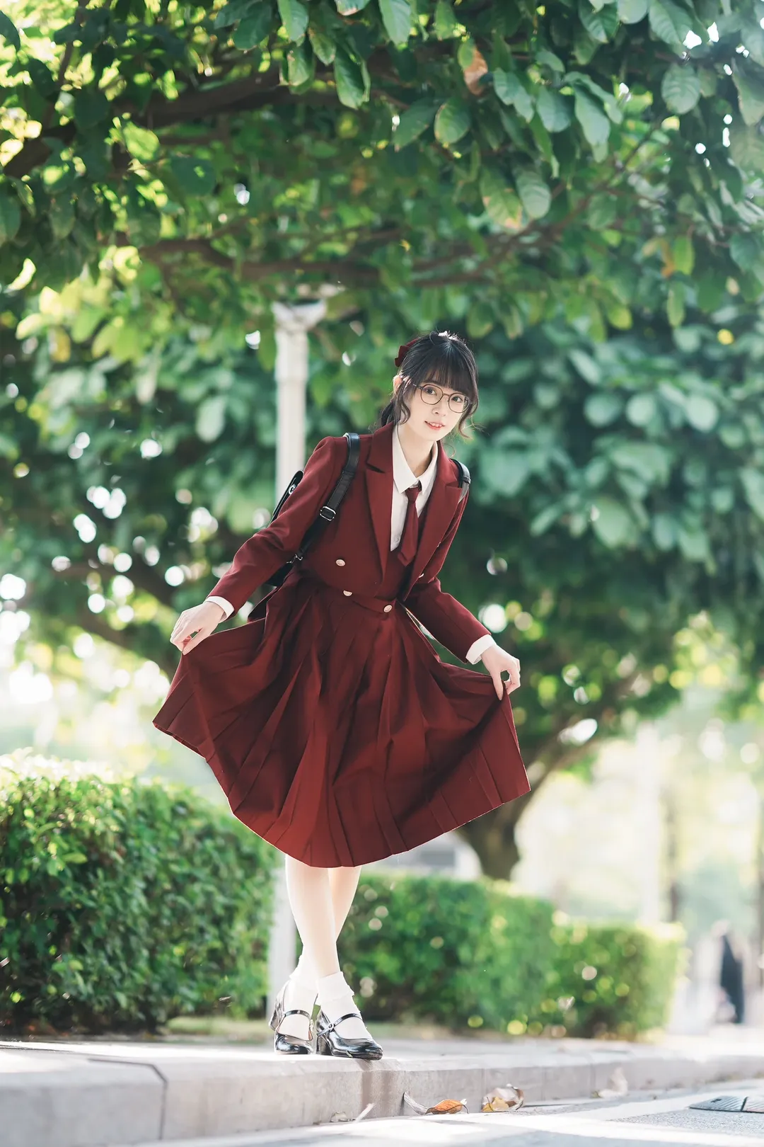 【Hatsumonogatari Anime Convention】Outdoor Shoot: Wine Red JK uniform Street Snap - Image 2