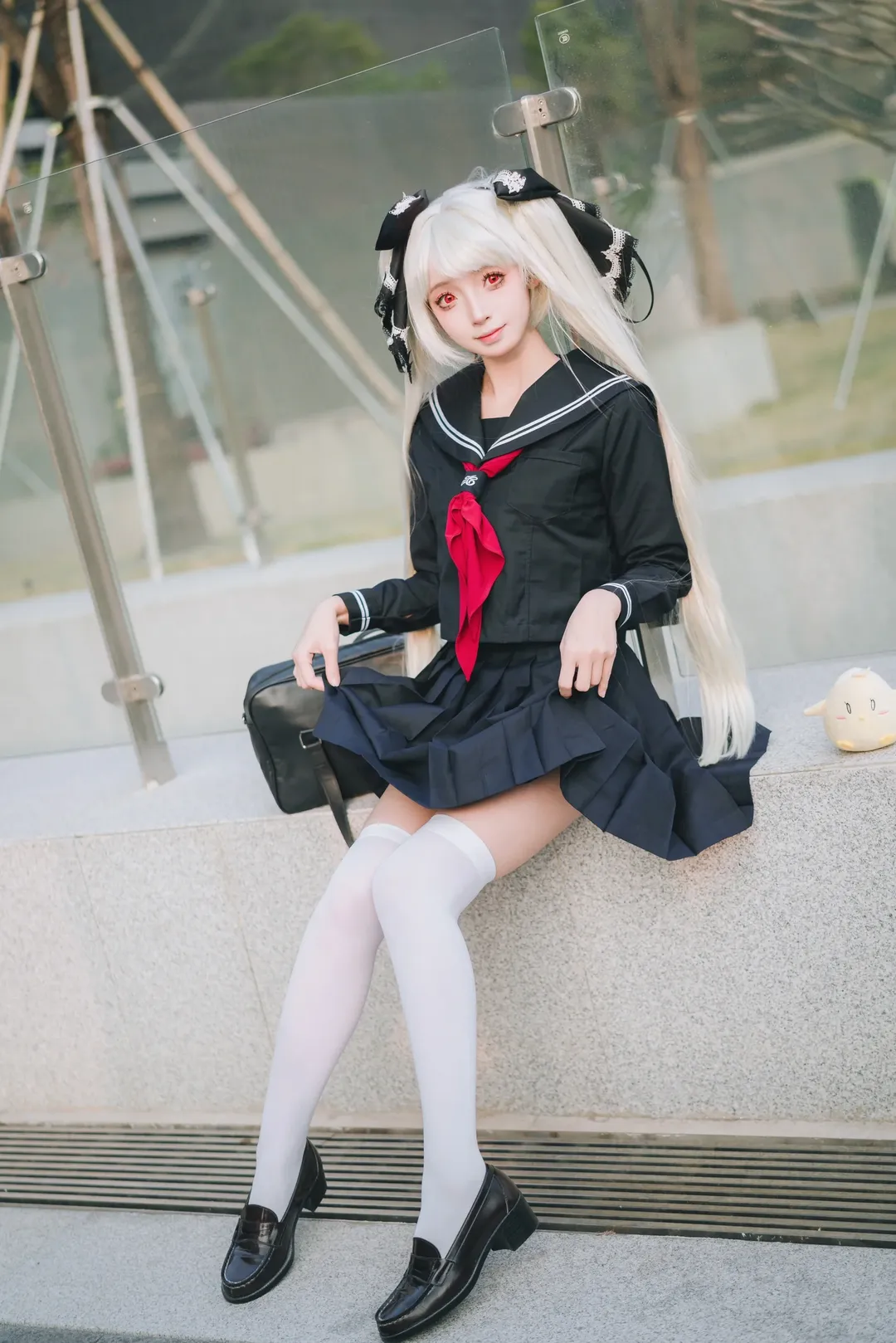 【可畏cos】碧蓝航线水手服，漫展外的悠闲时光 - 第 1 张