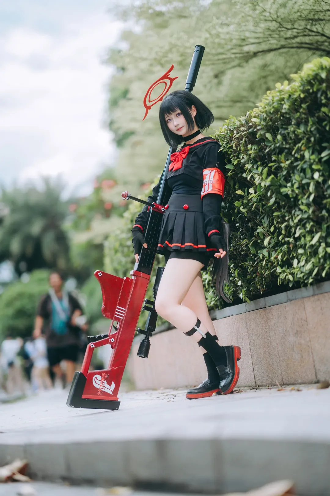 【静山真白cos】蔚蓝档案 吃我一狙！ - 第 4 张