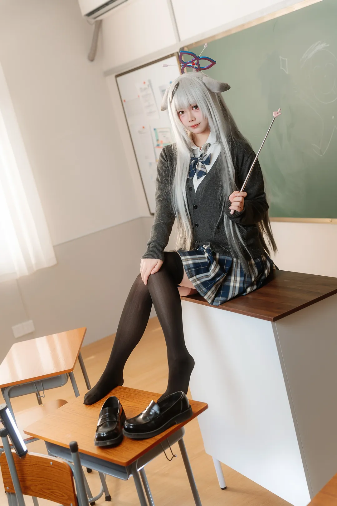 【春原心奈cos】蔚蓝档案教室场景下的JK制服与校园日常 - 第 3 张
