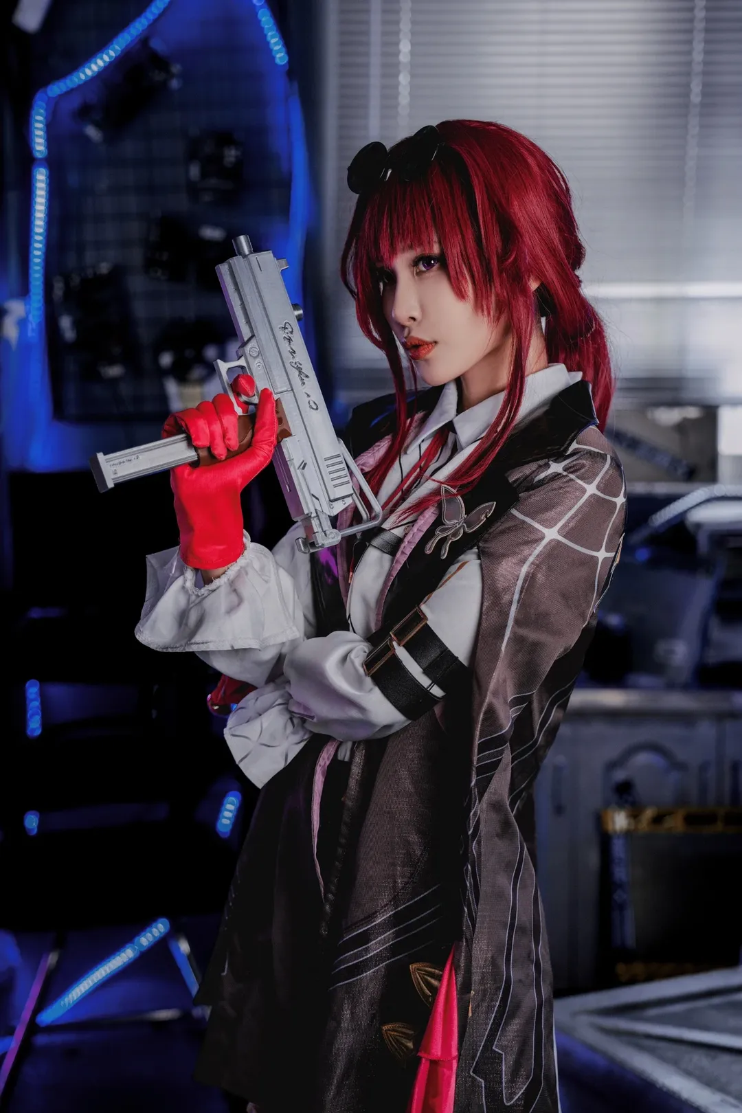 【卡芙卡cos】崩坏星穹铁道，静谧时光里的定格瞬间 - 第 1 张