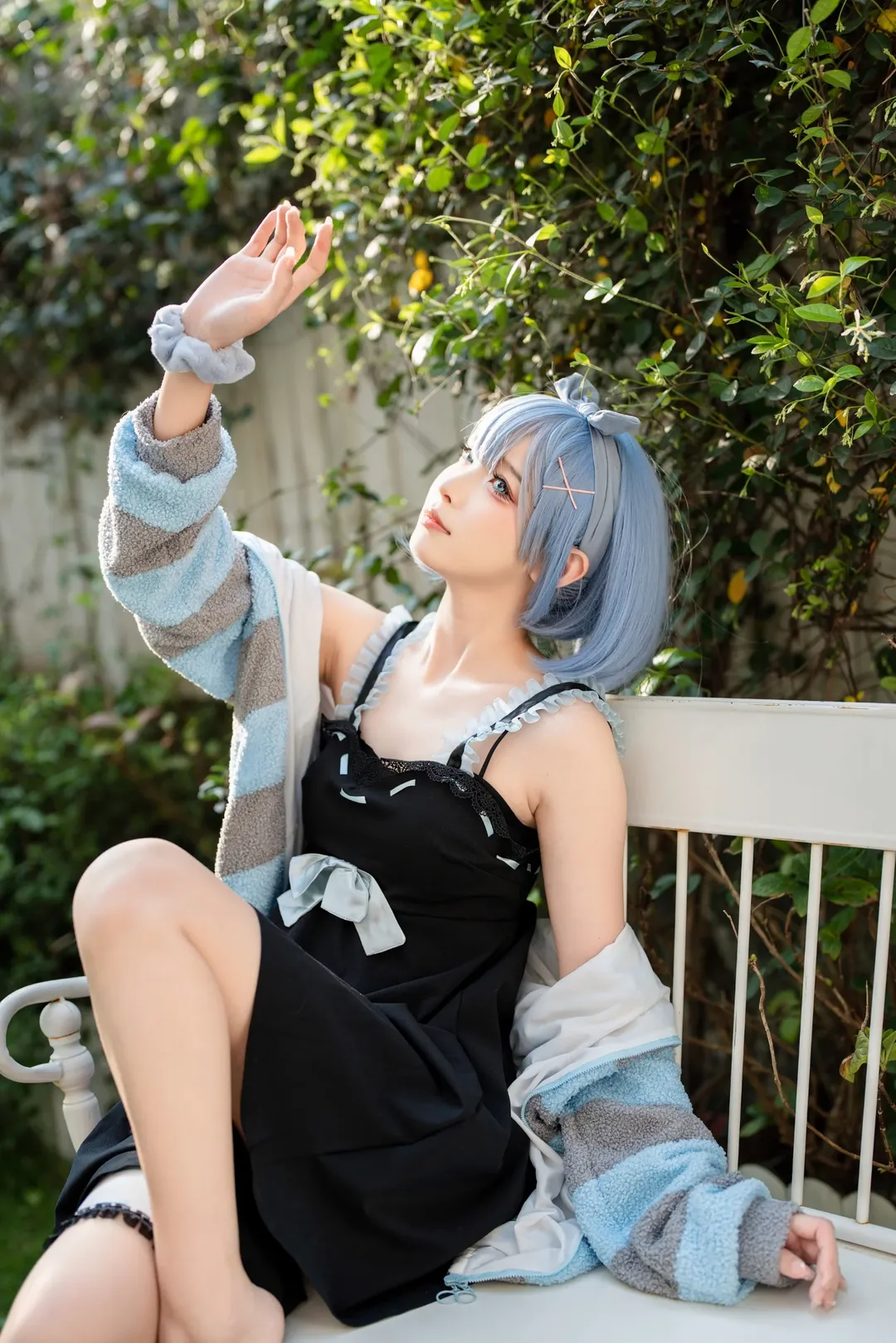 [Rem cosplay] Lazy Summer Moments in the Courtyard - Image 2