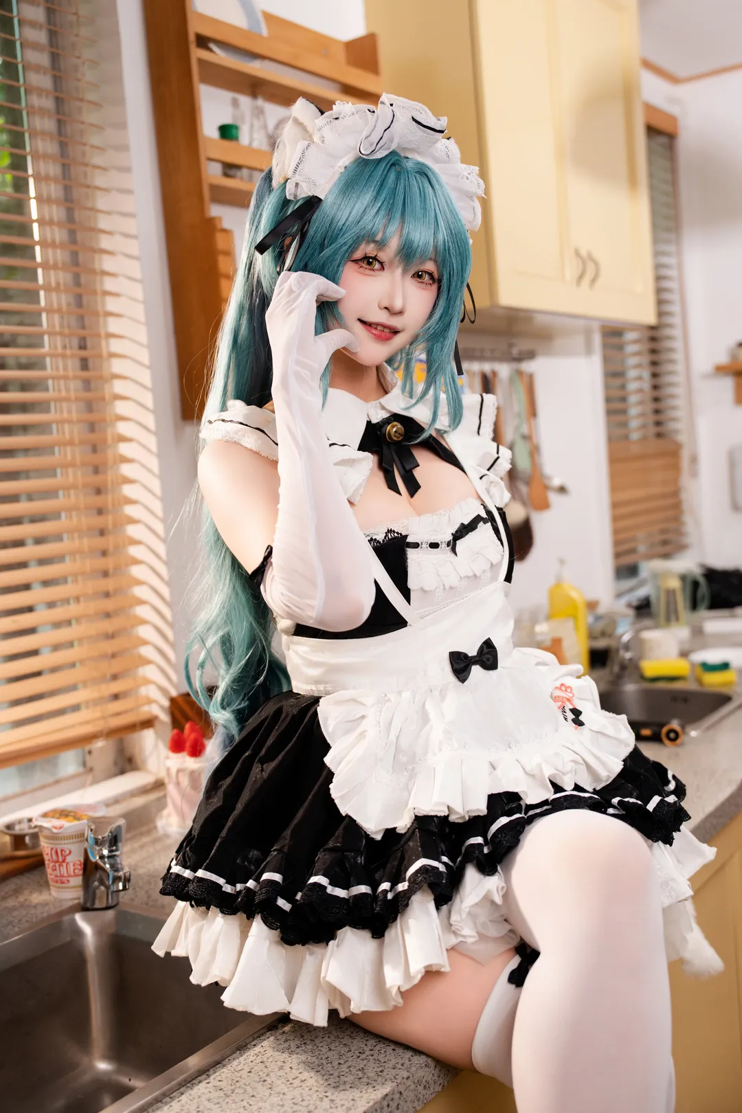 【Privaty cosplay】Goddess of Victory: NIKKE Maid Hours: Sweet Cake in the Kitchen - Image 6