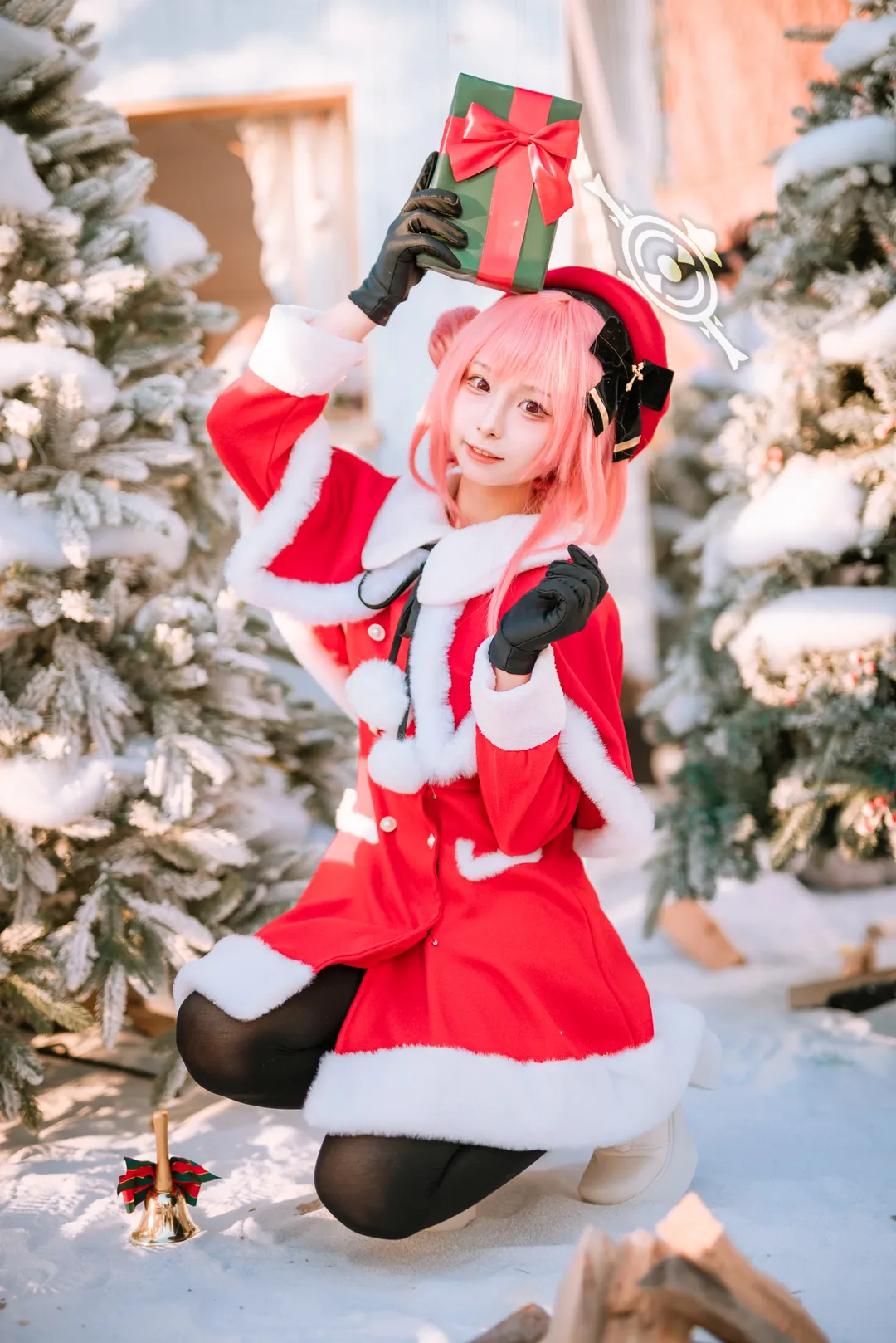 【鹫见芹娜cos】圣诞节的限定祝福，来自蔚蓝档案的温暖雪景 - 第 2 张