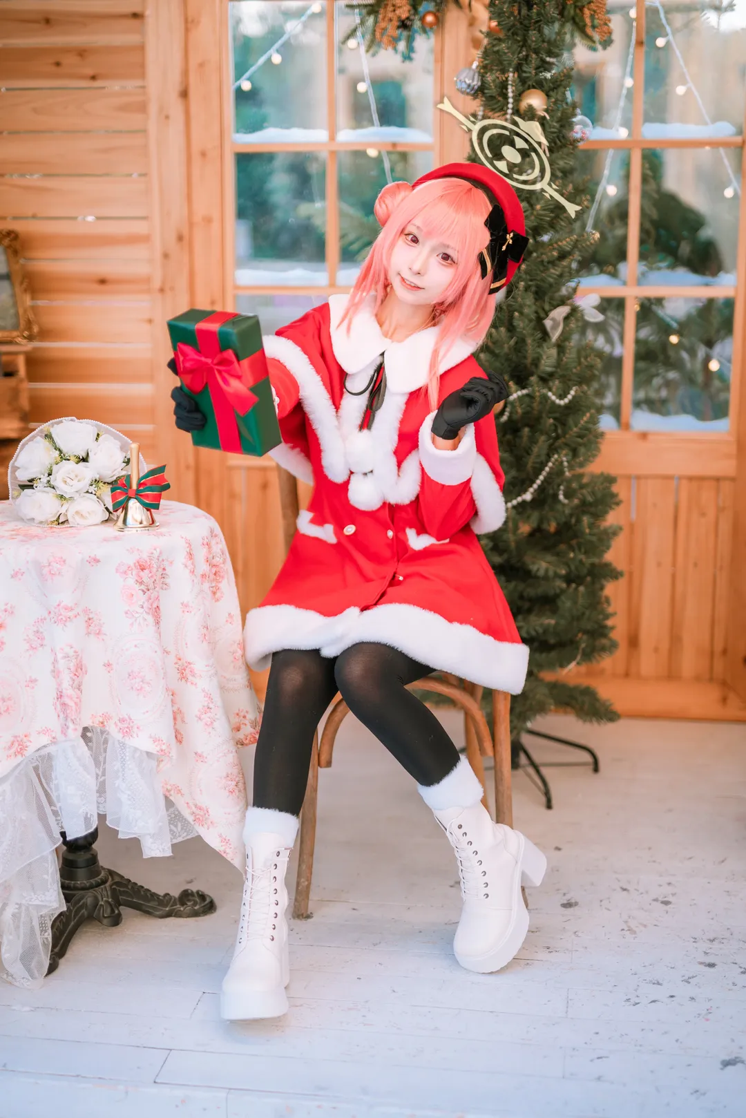 【鹫见芹娜cos】圣诞节的限定祝福，来自蔚蓝档案的温暖雪景 - 第 3 张
