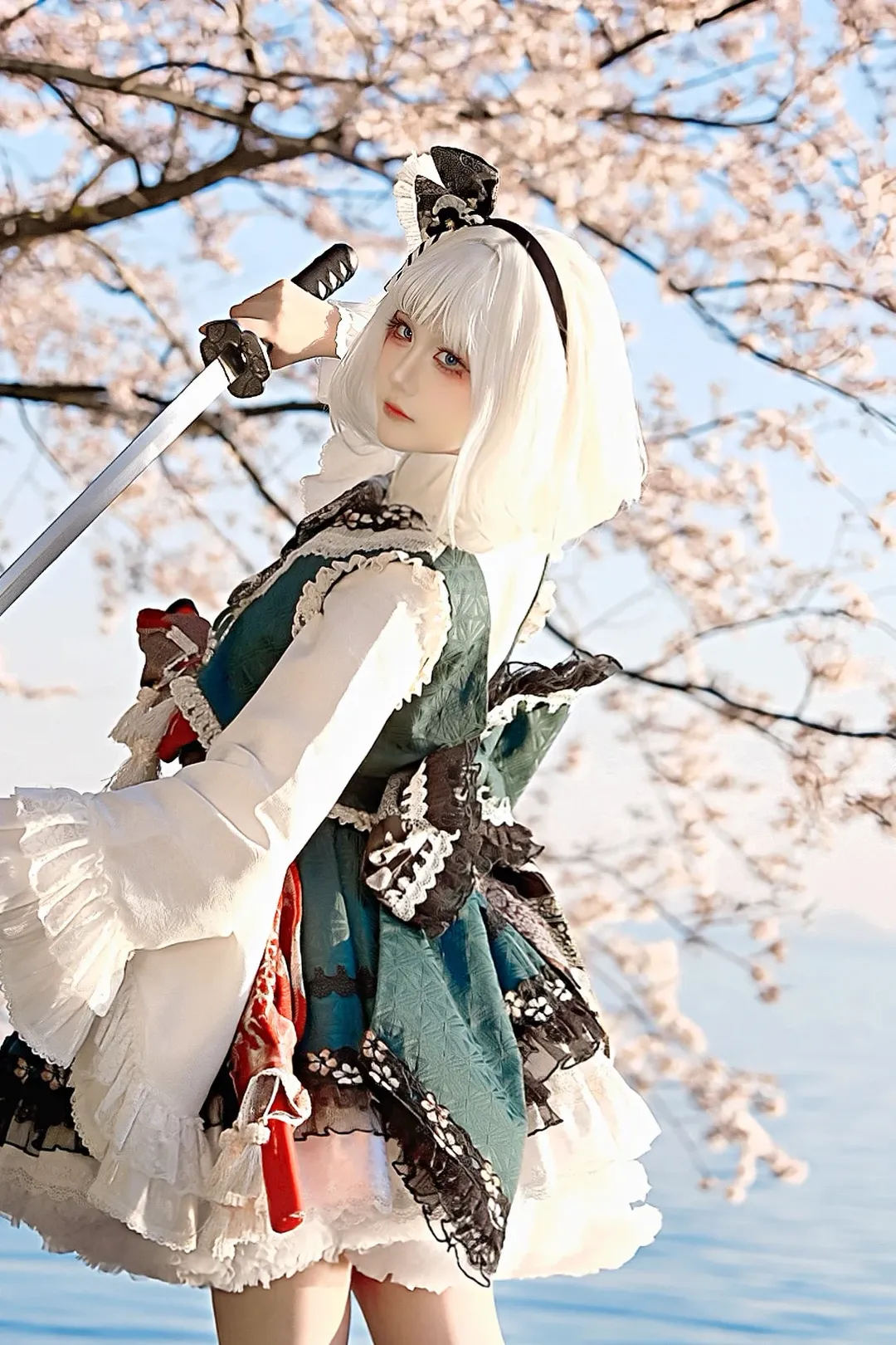 [Youmu Konpaku cosplay] Half-Phantom Gardener Amidst Spring Cherry Blossoms and Blue Waves - Image 1