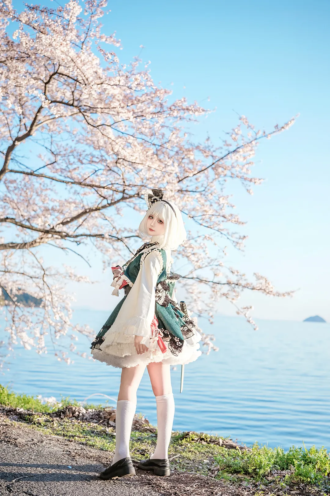 【魂魄妖梦cos】樱花与湖畔，刀光映春色