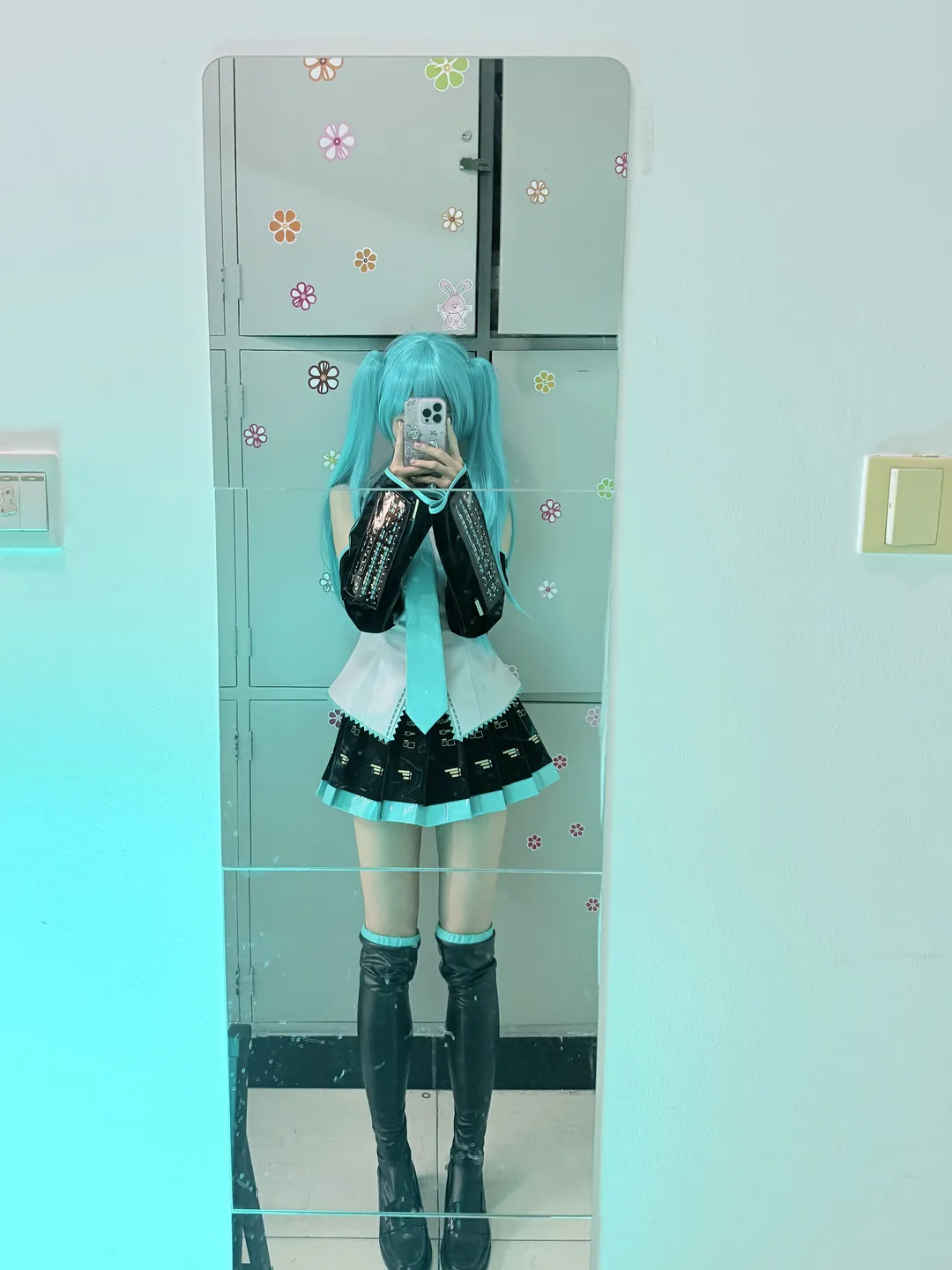 【初音未来cos】LIVE版试衣，不同光线下的质感与版型记录 - 第 2 张