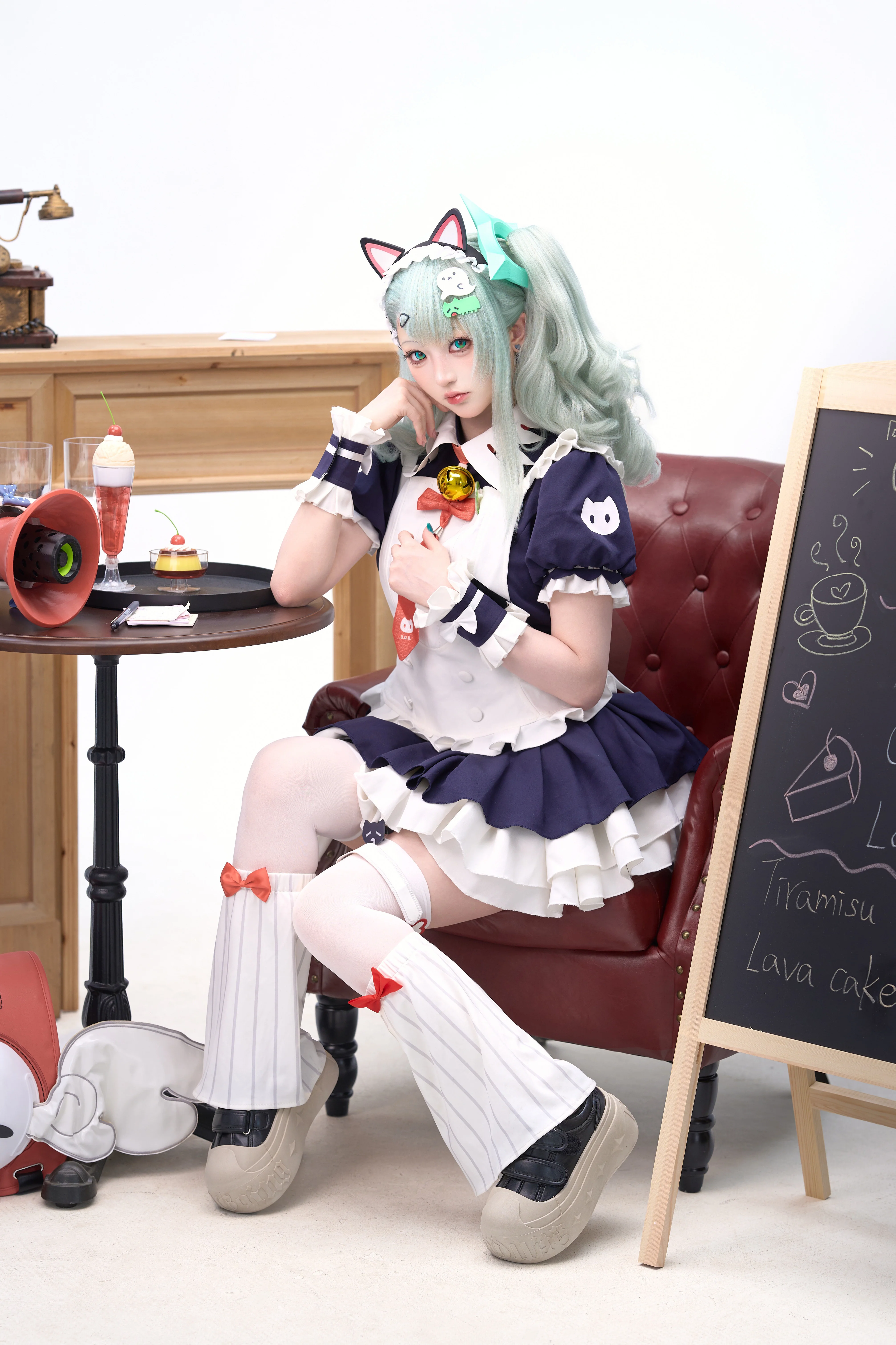 【千夏cos】绝区零千夏午后茶歇，女仆装与咖啡店的绝配 - 第 2 张
