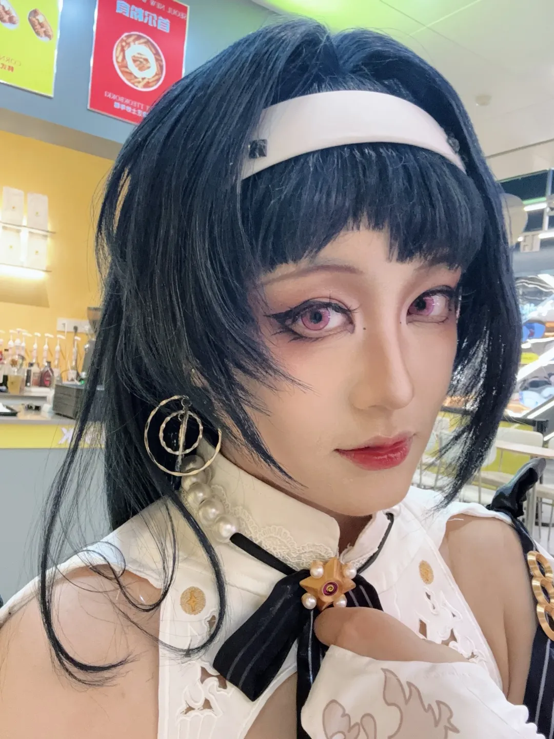 【耀嘉音cos】绝区零外景实录，收工后的炫饭回血 - 第 2 张