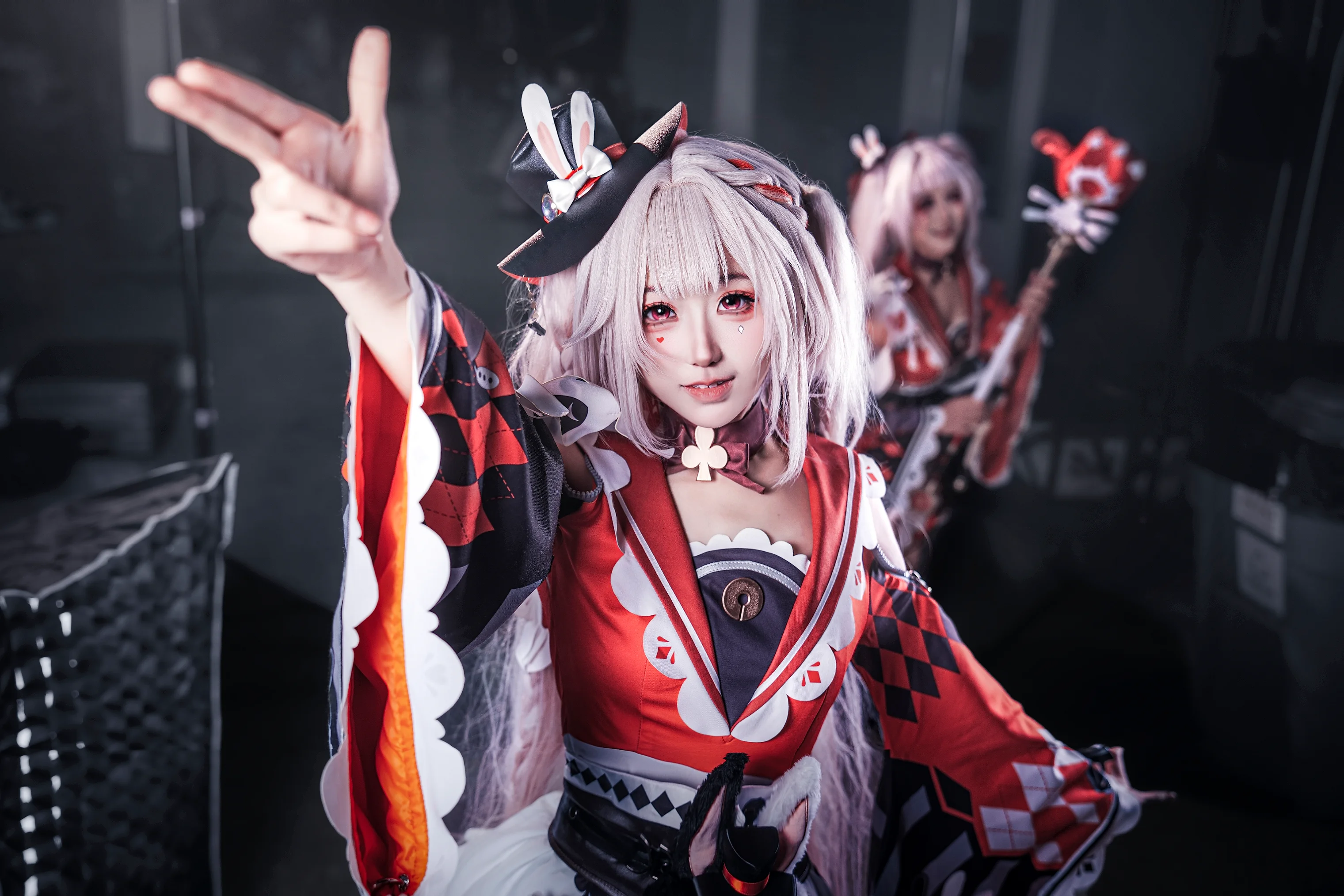 【火花cos】崩坏星穹铁道，暗调光影里的喵喵锤火花 - 第 2 张