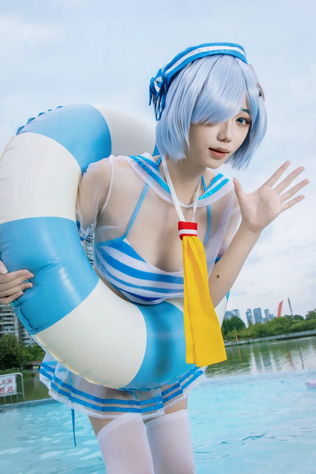 【蕾姆cos】從零開始的異世界生活夏日水手服與白絲泳裝 - 第 3 張