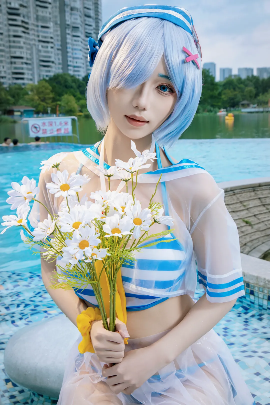 【蕾姆cos】從零開始的異世界生活夏日水手服與白絲泳裝 - 第 4 張