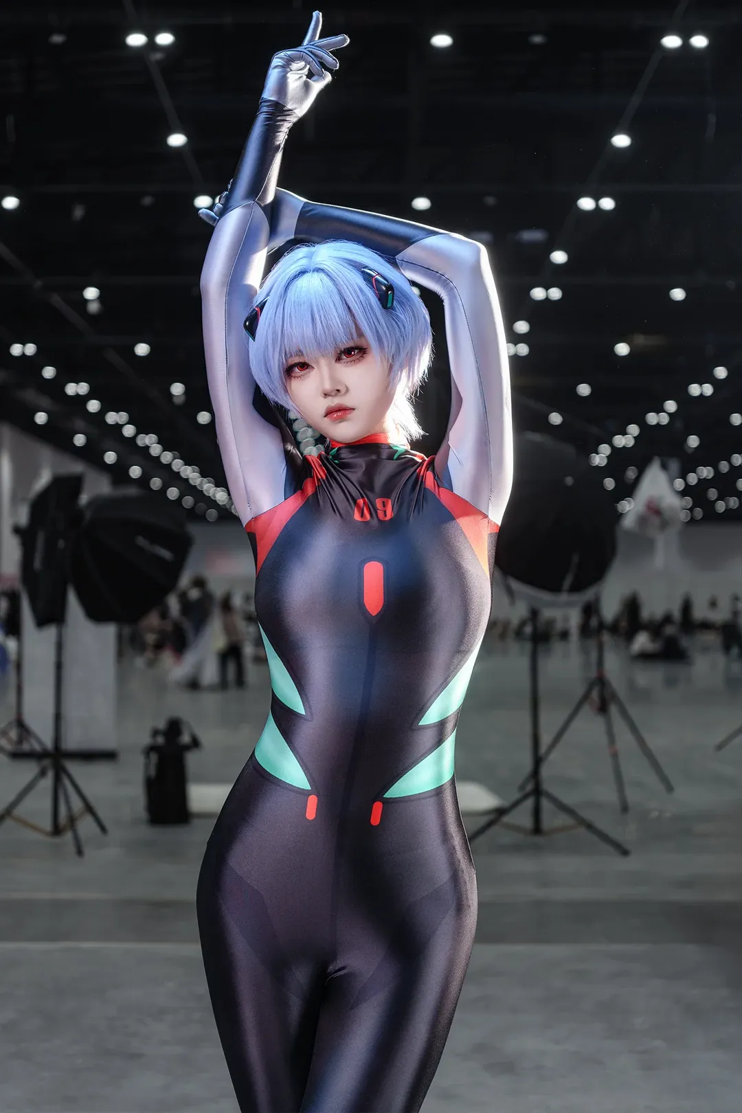 【綾波麗cos】穿著新世紀福音戰士的膠衣，拍出肯豆風的漫展時尚感 - 第 2 張