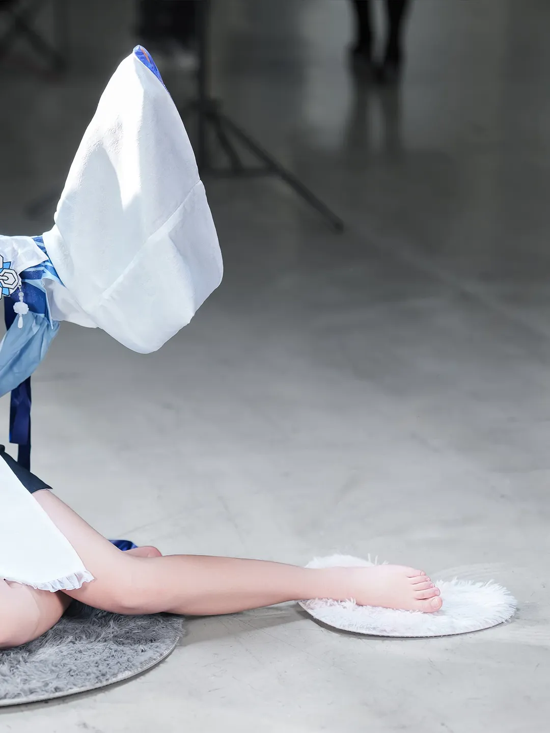 【歸終cos】原神中的塵世閒遊，棚拍記錄一下這套白藍配色 - 第 3 張