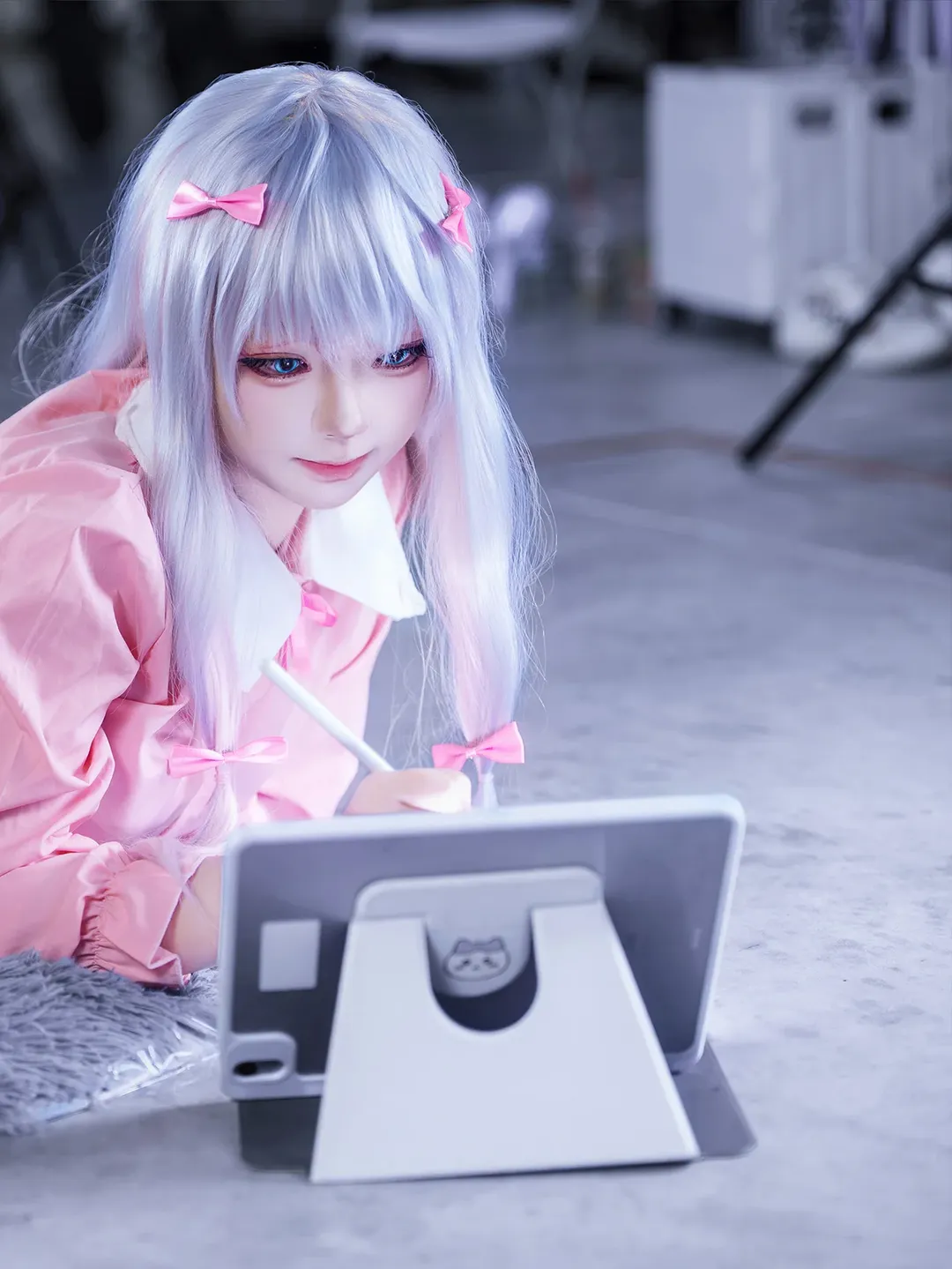 【Izumi Sagiri cosplay】Eromanga Sensei: Cute Pink Convention Photos Bringing the Illustrator Little Sister to Life - Image 4