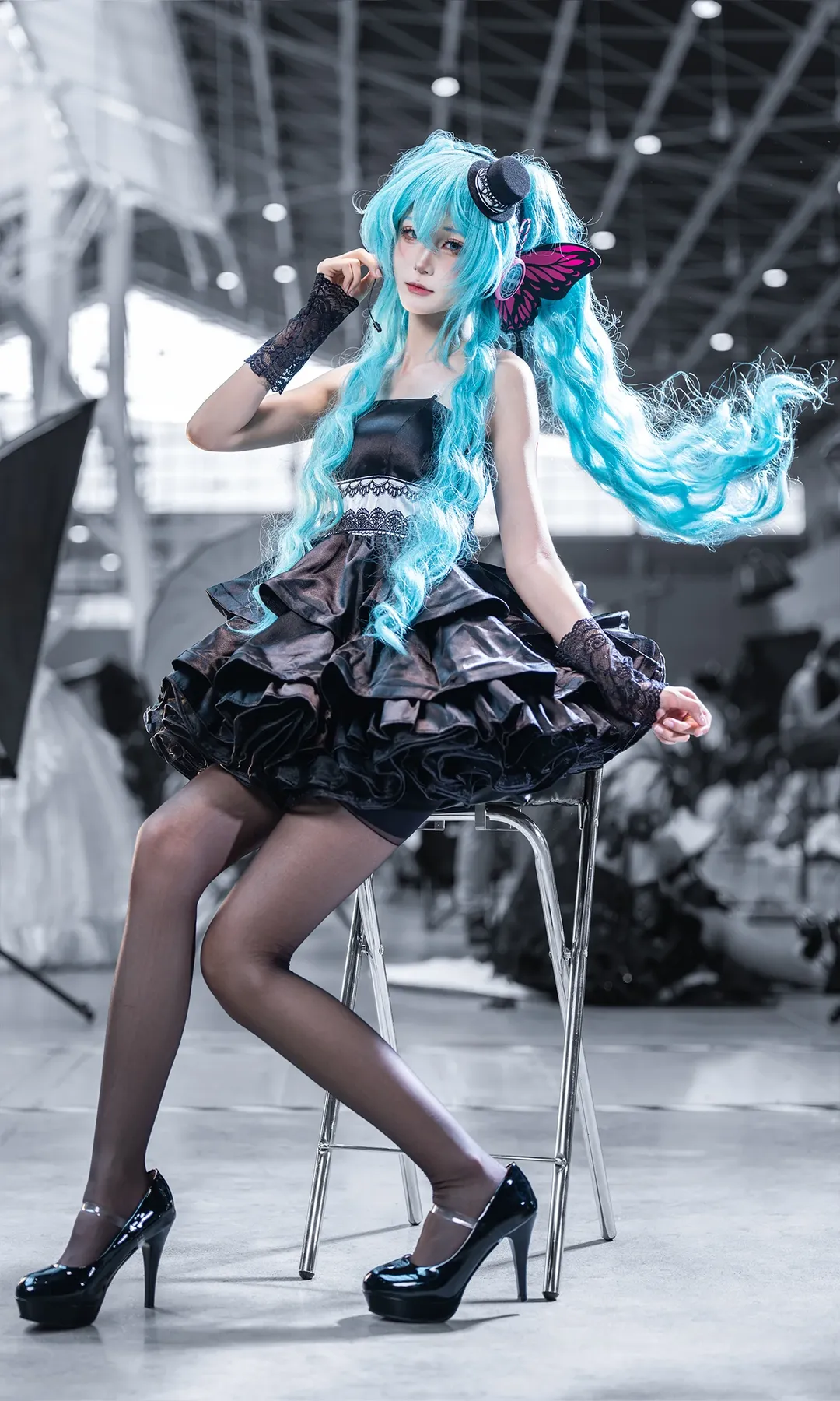 【初音未来cos】蝴蝶耳机与黑色裙摆的漫展返图 - 第 3 张