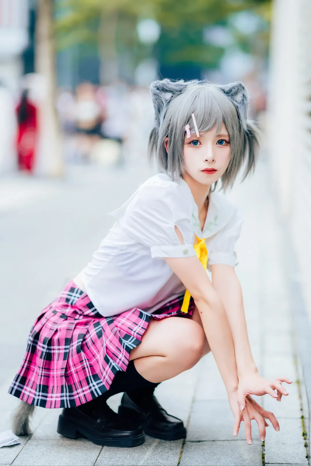 【小豆梓のコスプレ】笑わない猫に変身、2024年の広州の街角で名作を再現 - 2 枚目