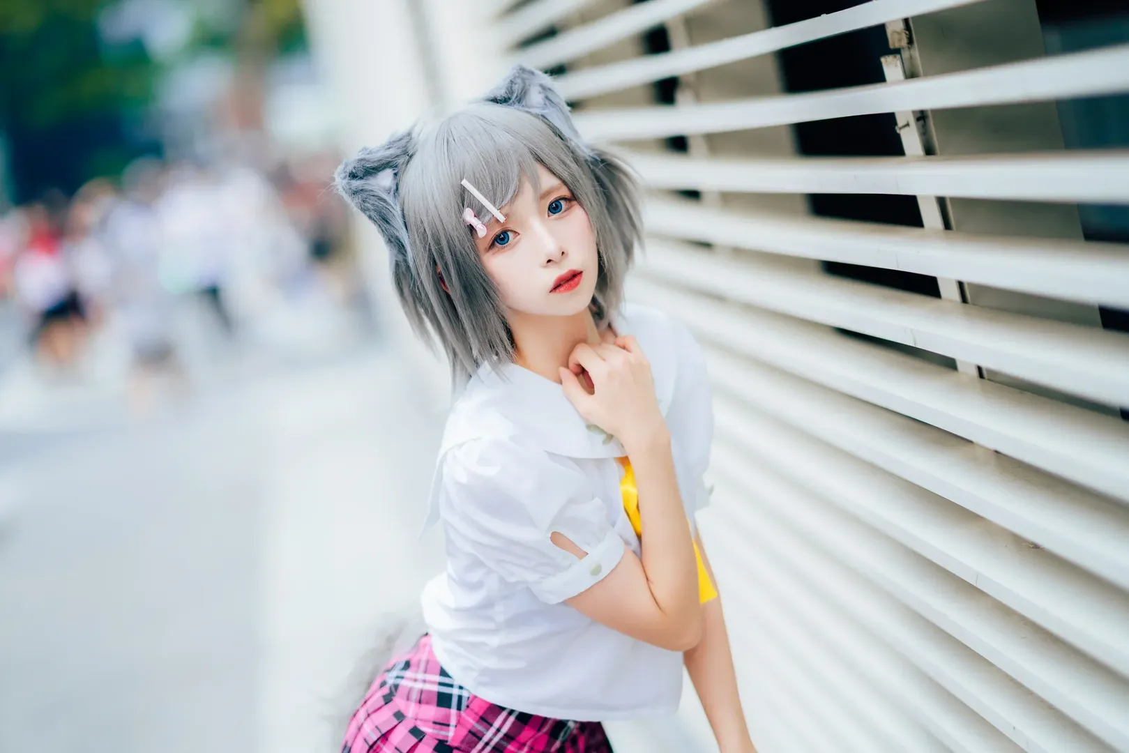 【小豆梓のコスプレ】笑わない猫に変身、2024年の広州の街角で名作を再現 - 5 枚目