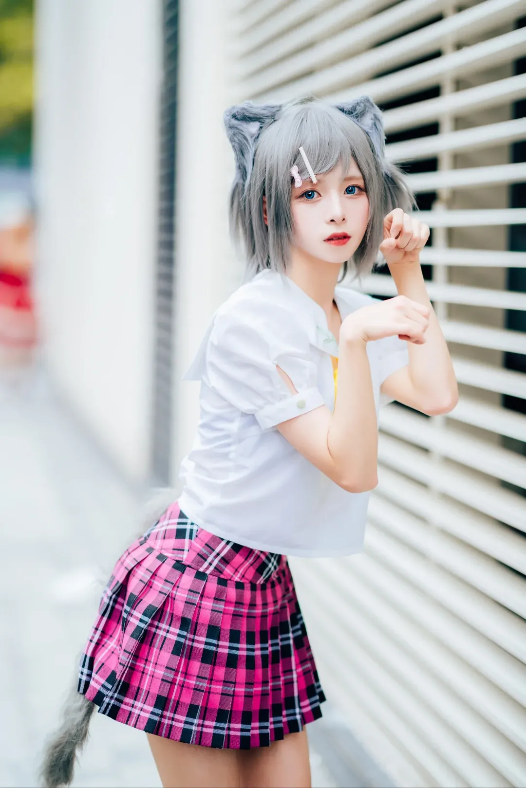 【小豆梓のコスプレ】笑わない猫に変身、2024年の広州の街角で名作を再現 - 7 枚目